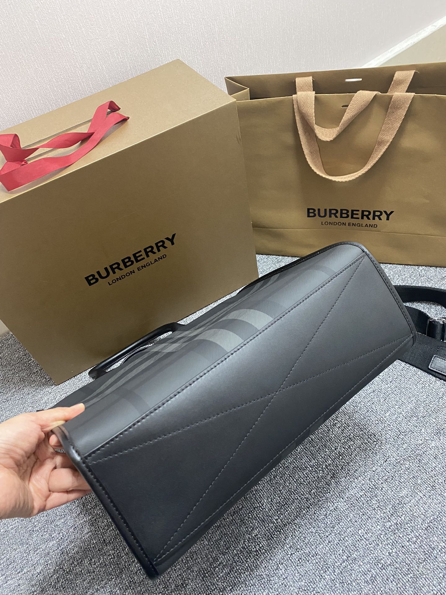 バーバリー レディ バックコピー トート カジュアル 実用 ハンドバッグ 本革 レザー ブラック_4