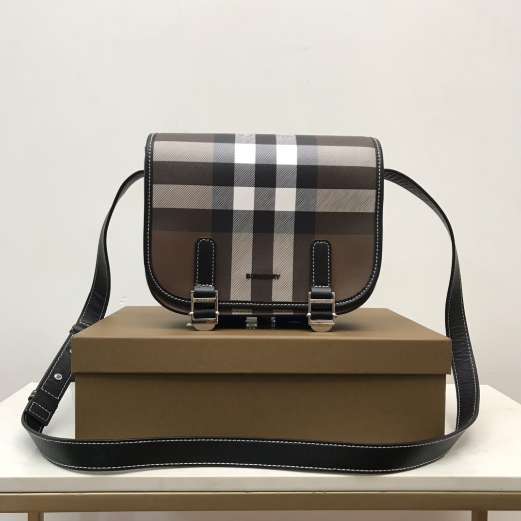数量限定の爆買 バーバリー ピンクコピー 斜め掛けバッグ 実用 本革 レザー 縞 ブラウン_1