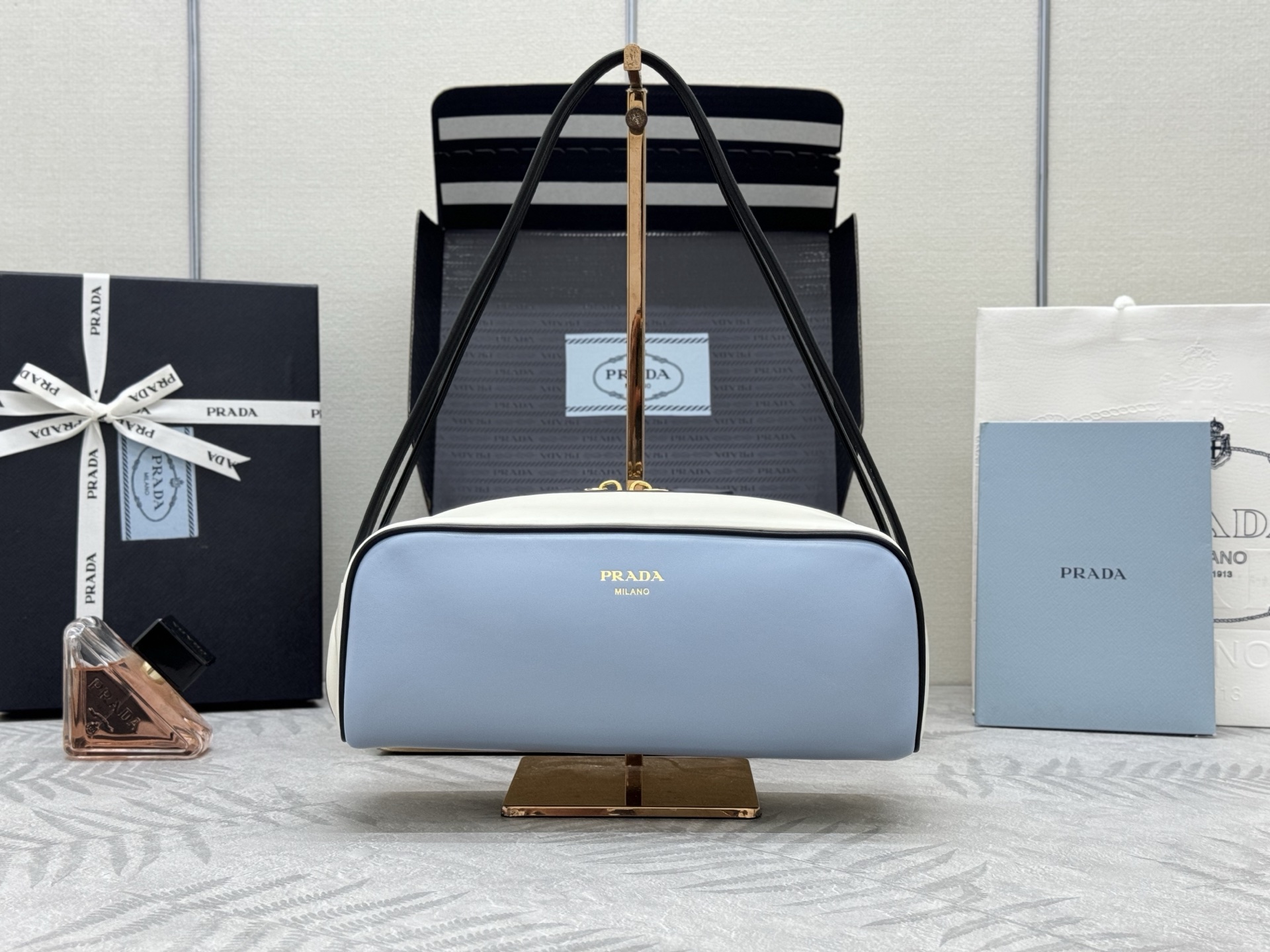 プラダバッグインスタ偽物 レザー 本革 ハンドバッグ 優雅レディ ブルー_8