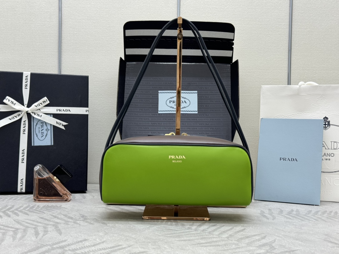 プラダ バッグ 色コピー レザー 本革 ハンドバッグ 優雅レディ グリーン_2