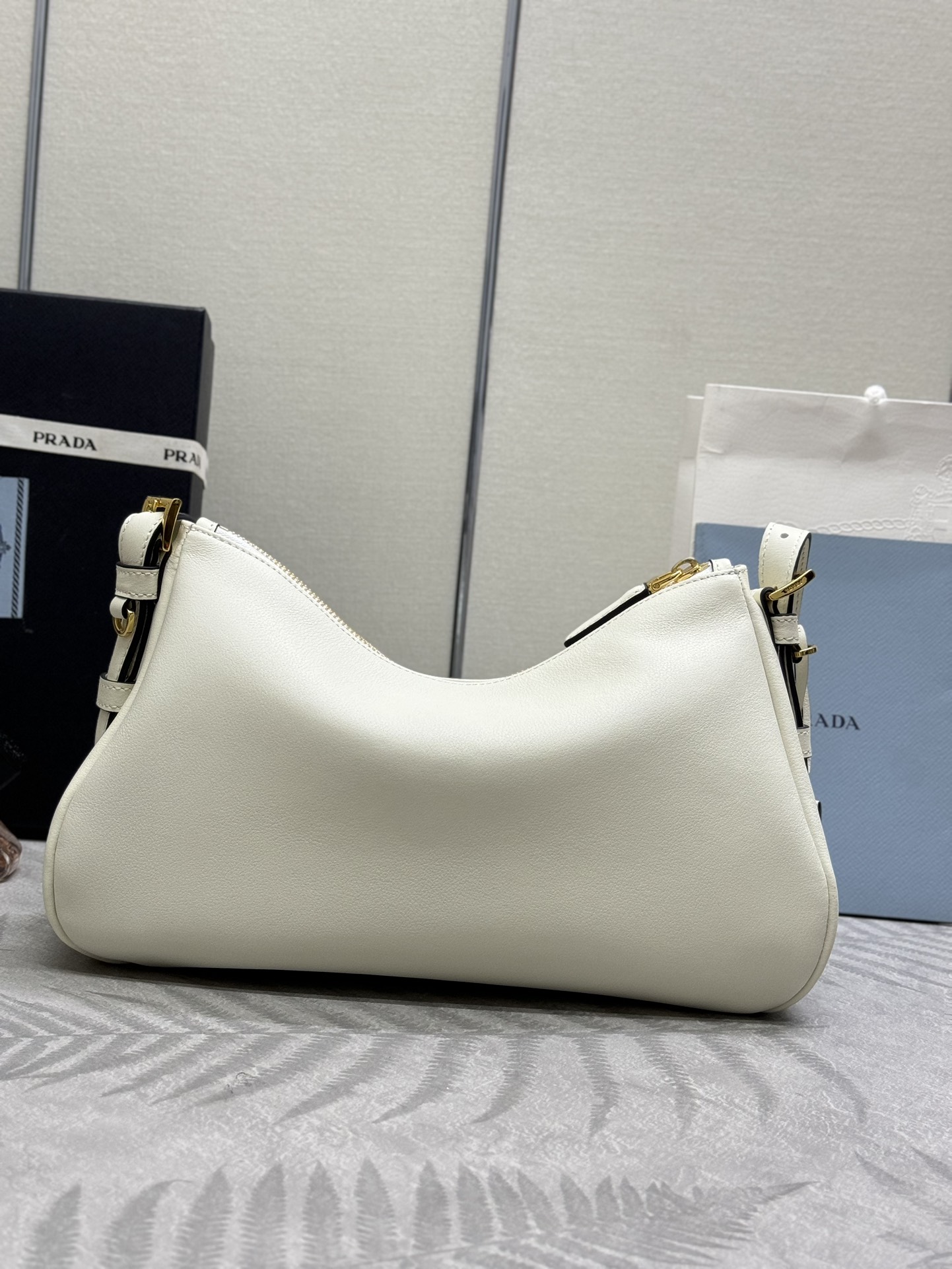 プラダバッグ 革コピー 1BC229 軽量 ハンドバッグ 牛革 レザー Hoboバッグ ホワイト_3