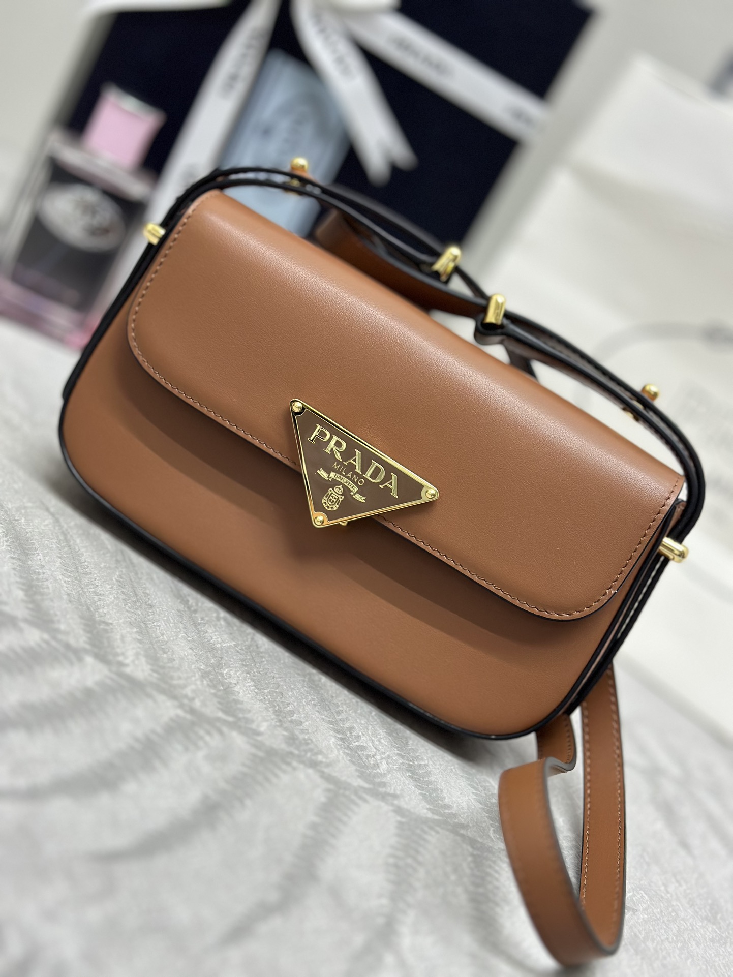 期間限定品 プラダバッグ 肩掛け偽物 1BD339 斜め掛けバッグ 牛革 レザー ブラウン_2