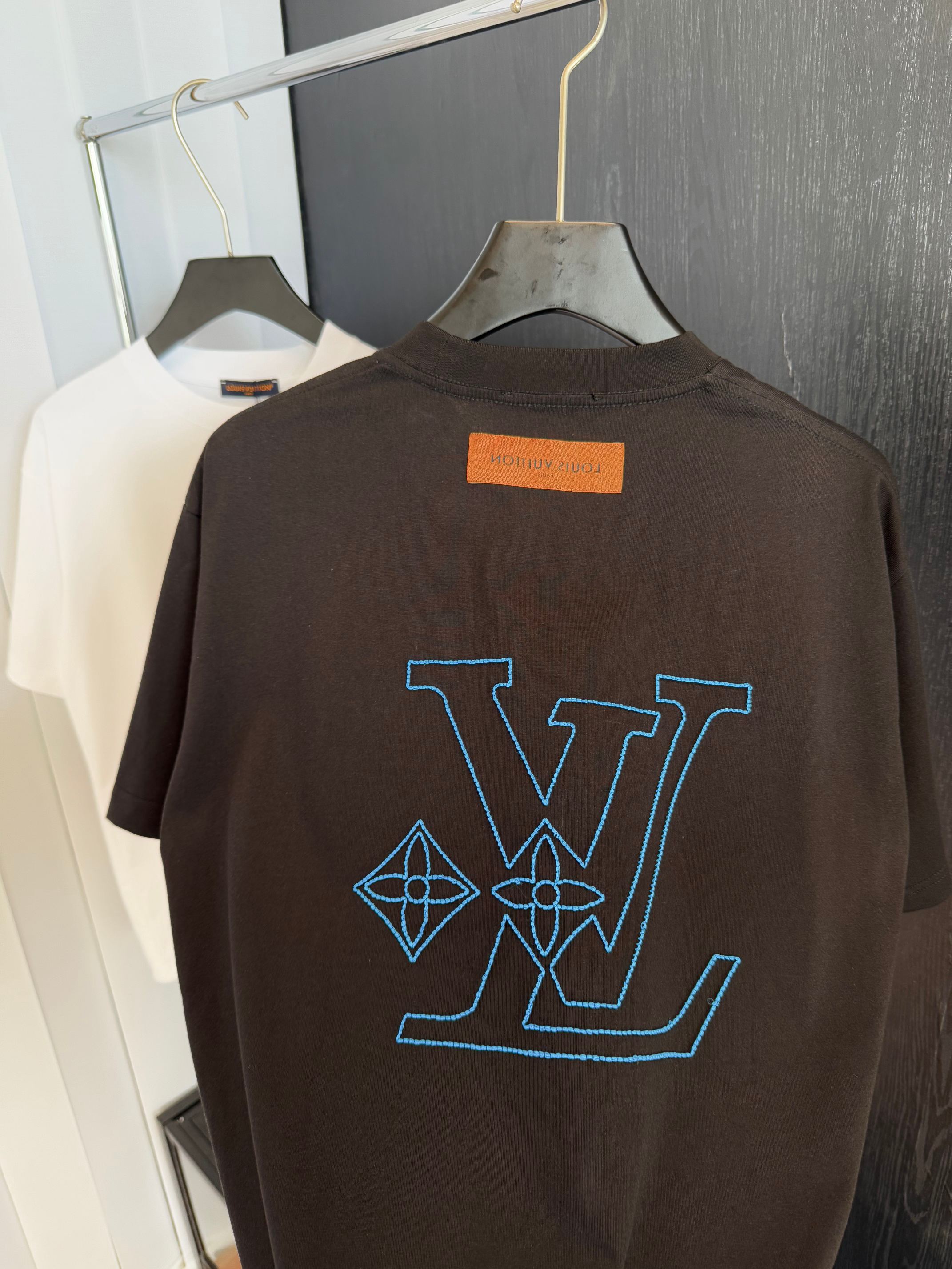 上質品 ルイヴィトンtシャツ楽天スーパーコピー 柔軟 純綿 トップス 短袖 ロゴ刺繍 ブラック_5