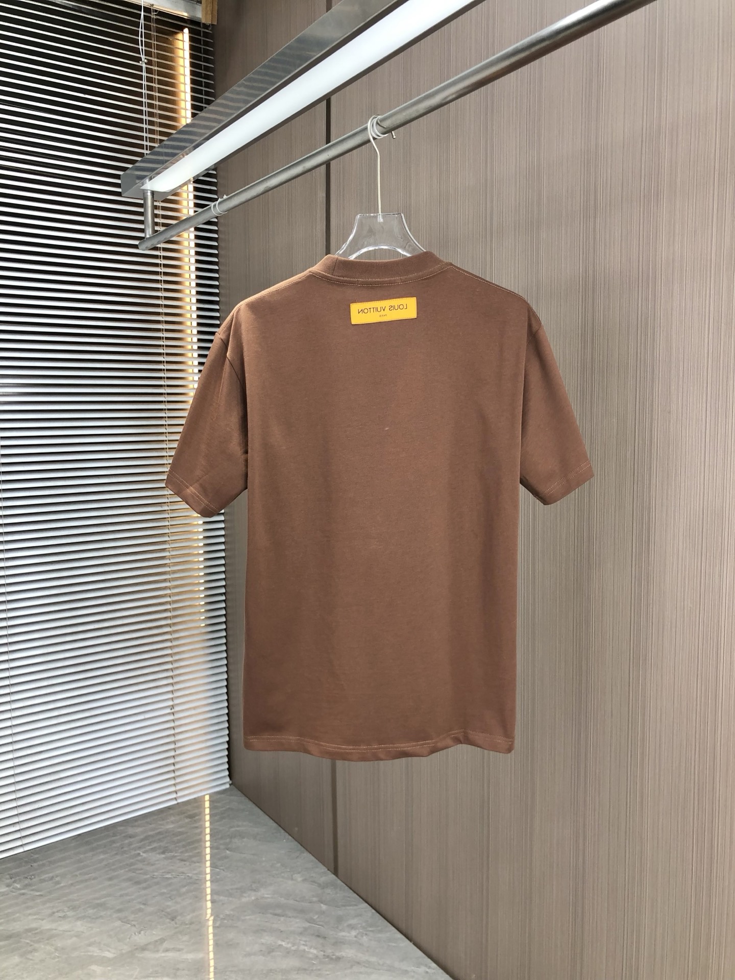 お得品‼ ルイヴィトンtシャツ メンズスーパーコピー 柔軟 純綿 トップス 短袖 ゆったり 男女兼用 ブラウン_8