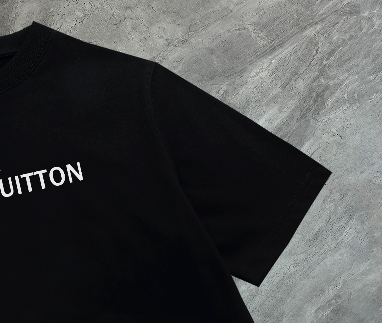 ルイヴィトン レディースtシャツスーパーコピー シンプル 純綿 半袖トップス ゆったり ブラック_4