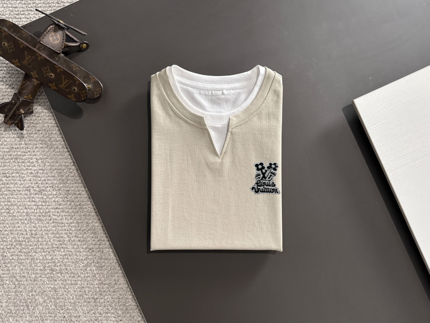 夏新作 レディース ルイヴィトン tシャツスーパーコピー シンプル 純綿 半袖トップス ゆったり ベージュ色_6