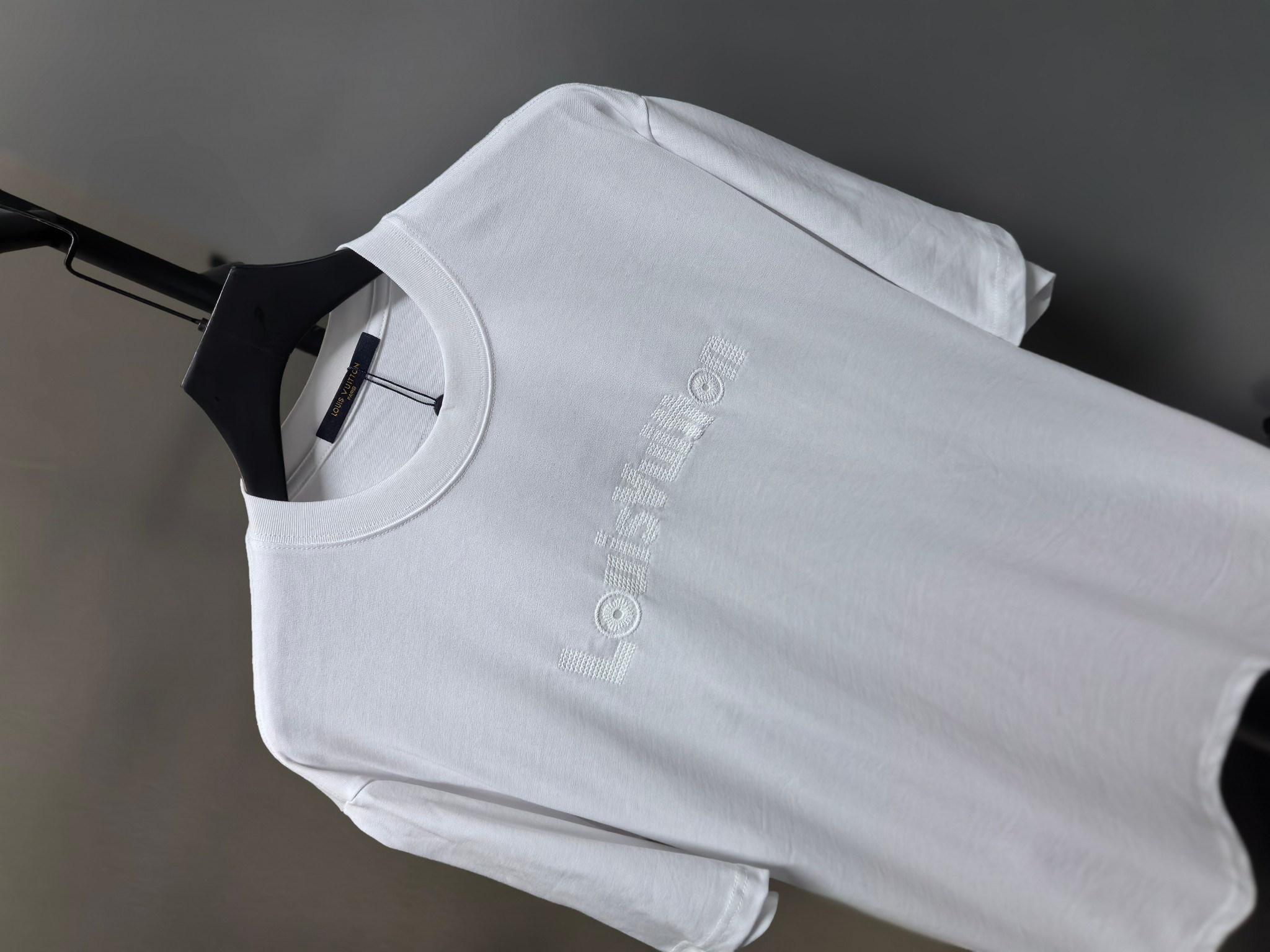 LV Tシャツ ルイヴィトンコピー シンプル 綿100％ 半袖トップス ゆったり ホワイト_5