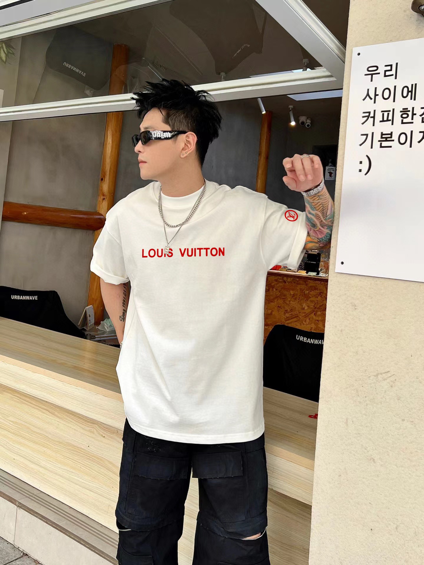魅力的なルイヴィトン tシャツ チェーン偽物 プリント シンプル 綿100％ 半袖トップス ゆったり ホワイト_1