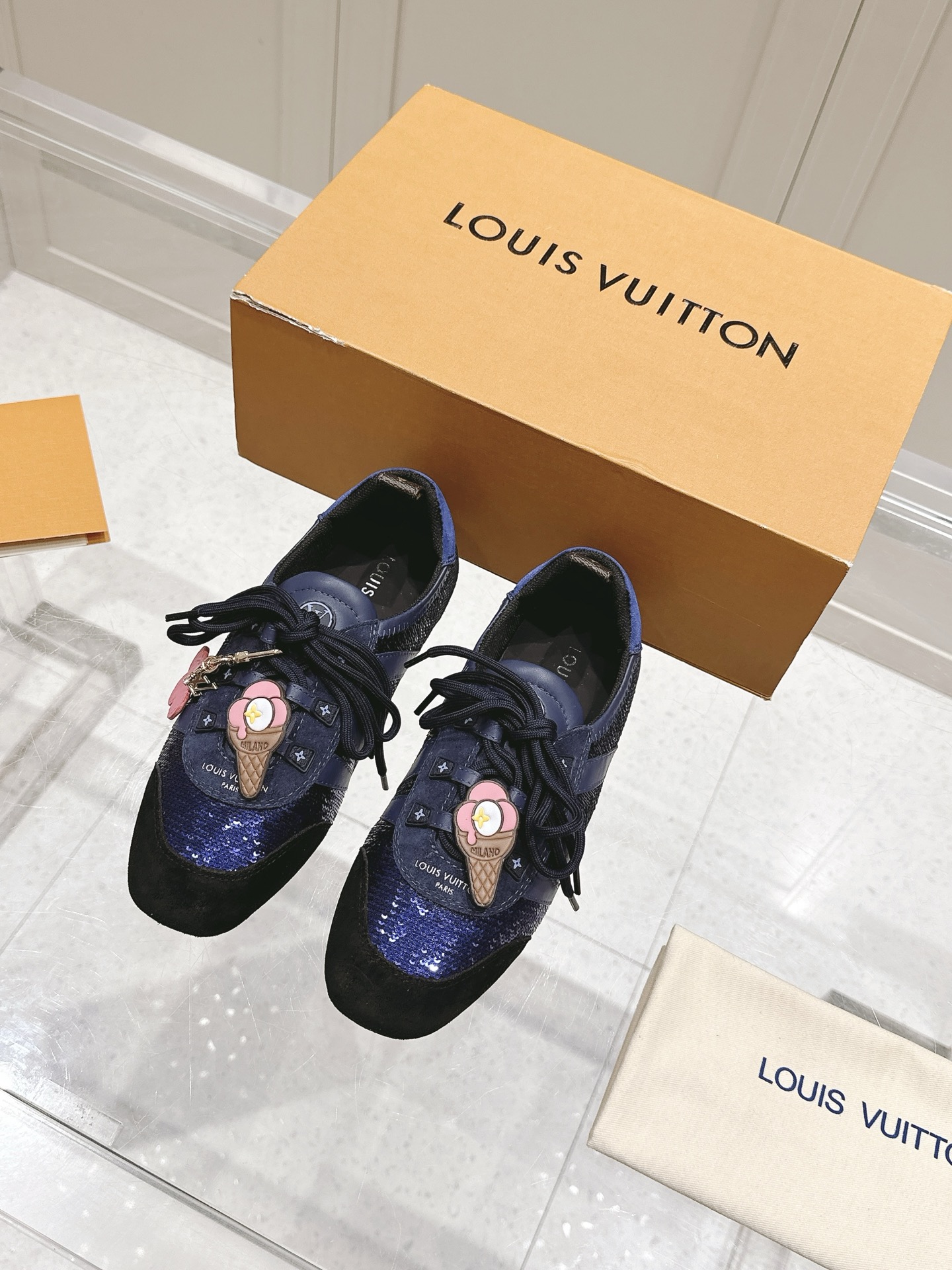 バレエ風 ルイヴィトン スニーカー 8コピー カップルシューズ Sneakerina 優雅 男女兼用 ブルー_1