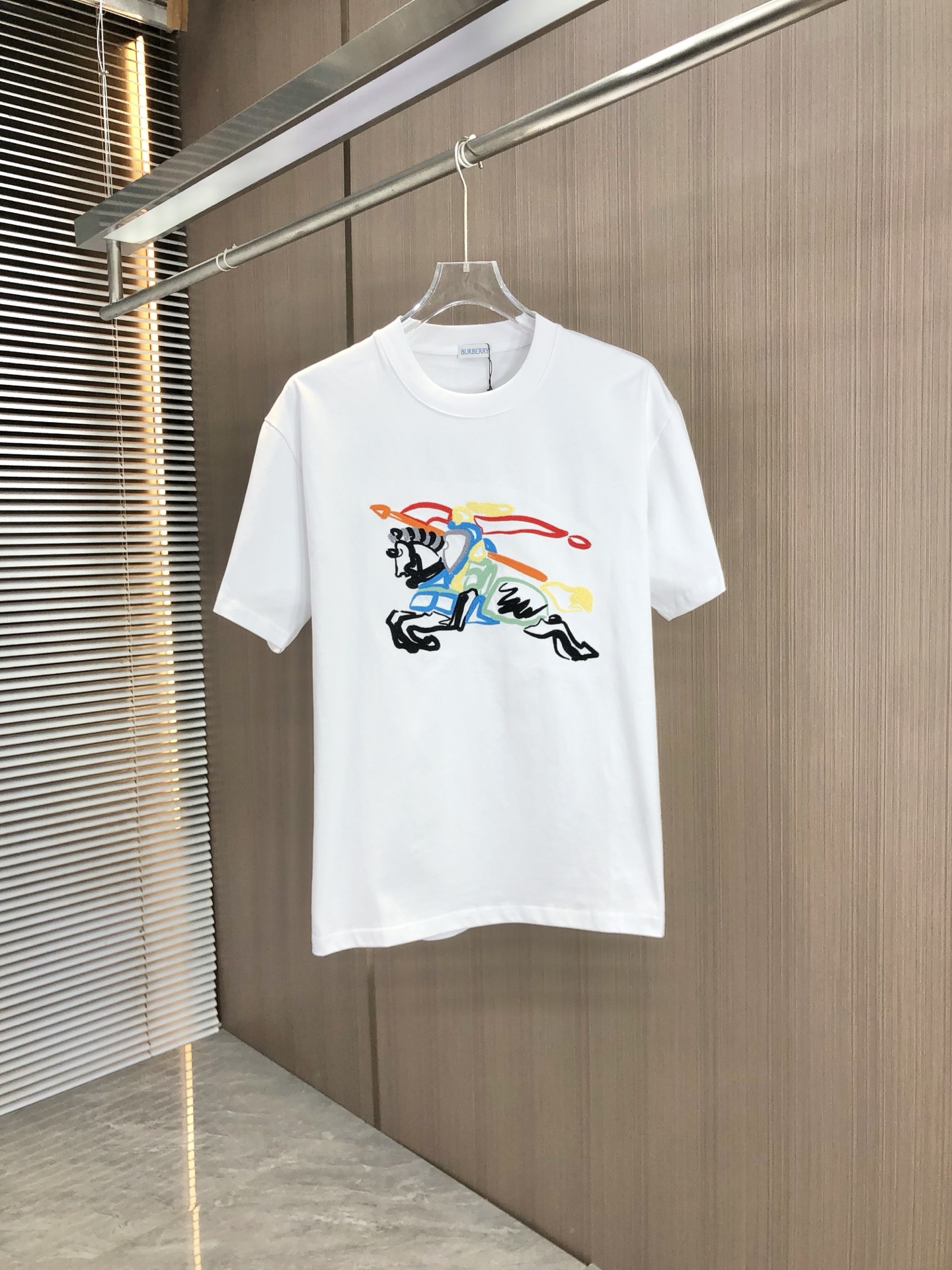 大販売 burberry ロゴ t シャツコピー プリント 純綿 トップス ゆったり 男女兼用 シンプル ホワイト_1