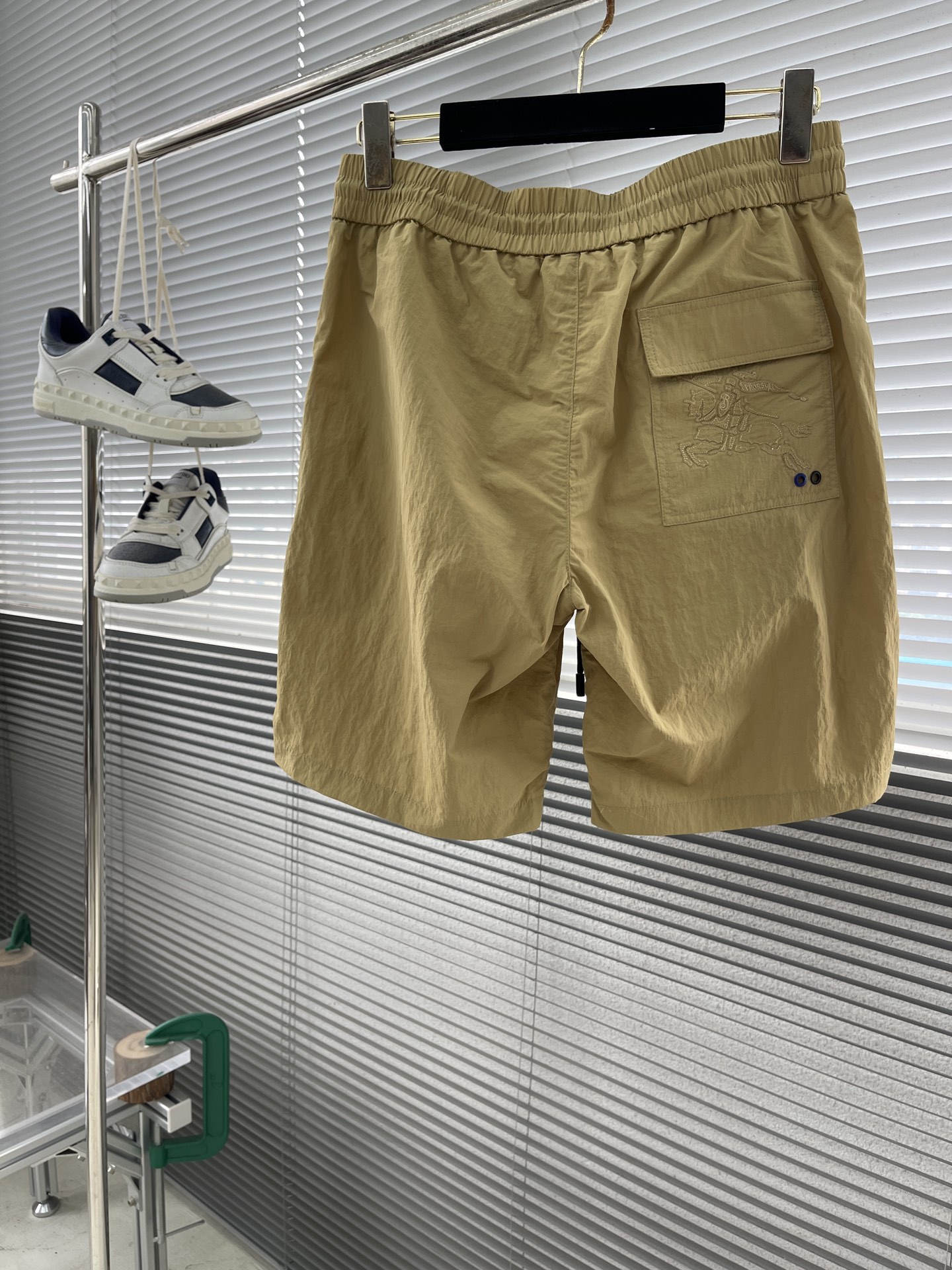 burberry ズボンＮ級品 通勤 ショットパンツ 縞 カジュアル 夏新作 シンプル イエロー_2