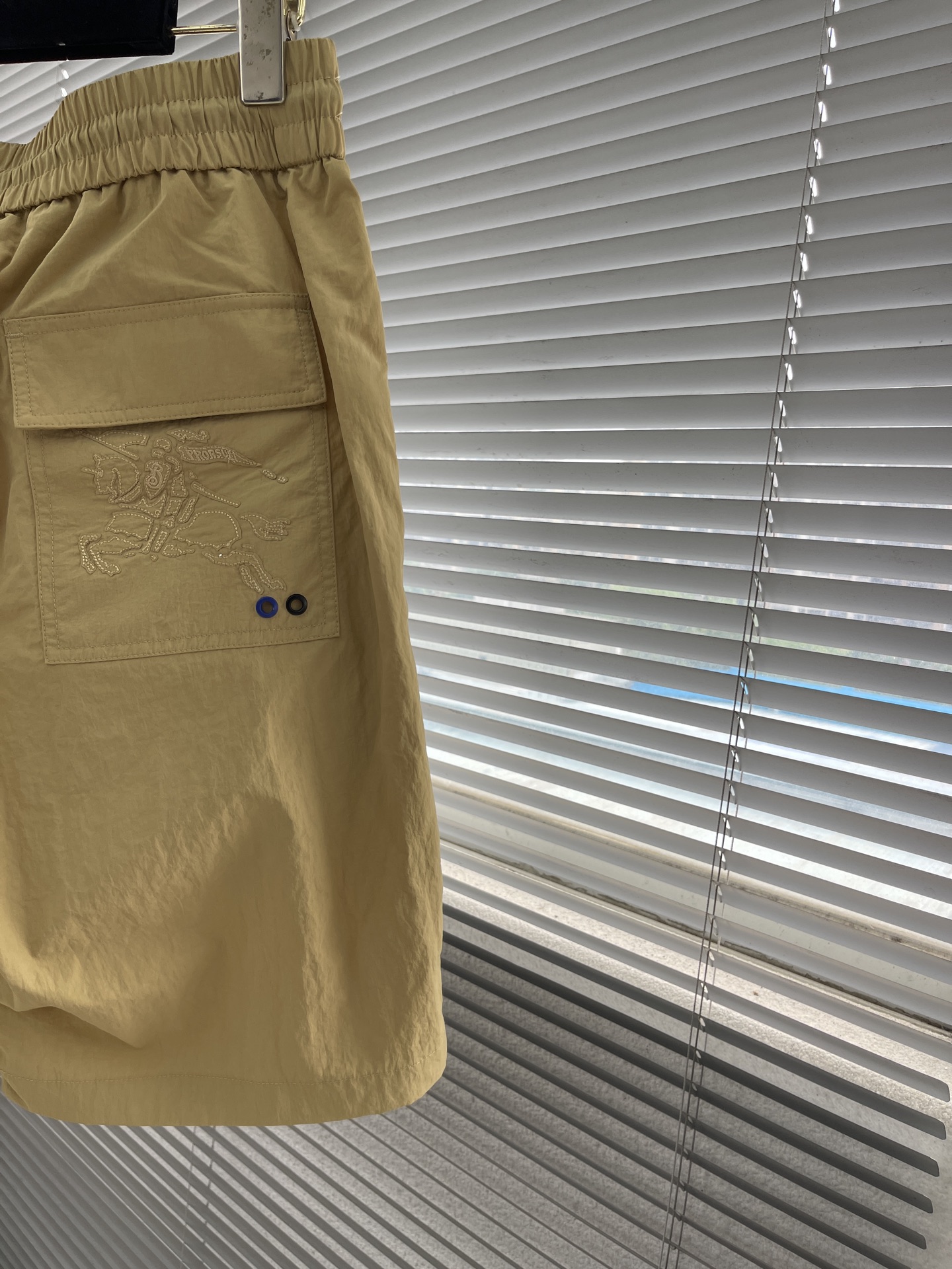 burberry ズボンＮ級品 通勤 ショットパンツ 縞 カジュアル 夏新作 シンプル イエロー_8