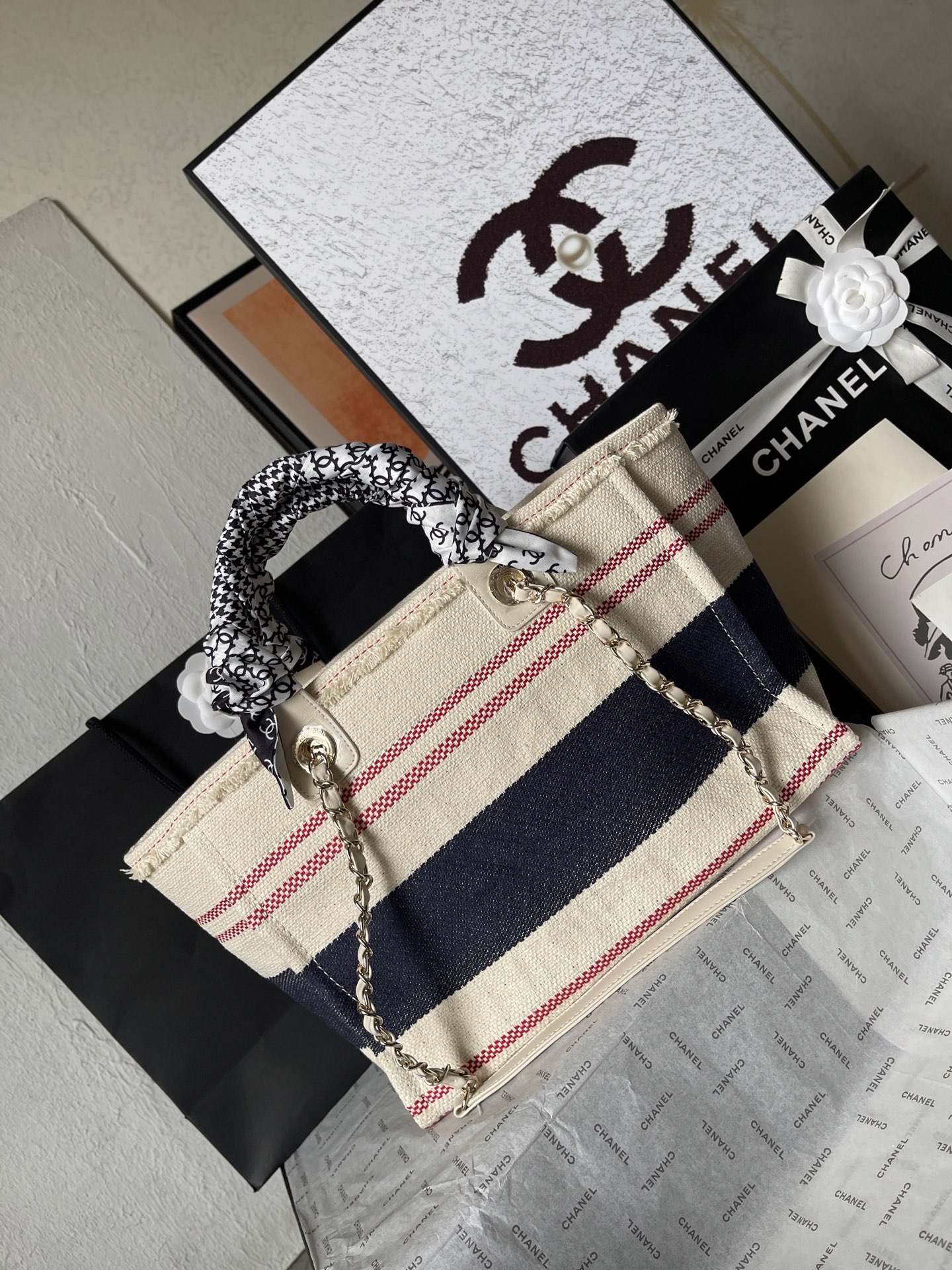 シャネルバッグ 店舗スーパーコピー 優雅レディ 大容量 トート 刺繍 ホワイト_3