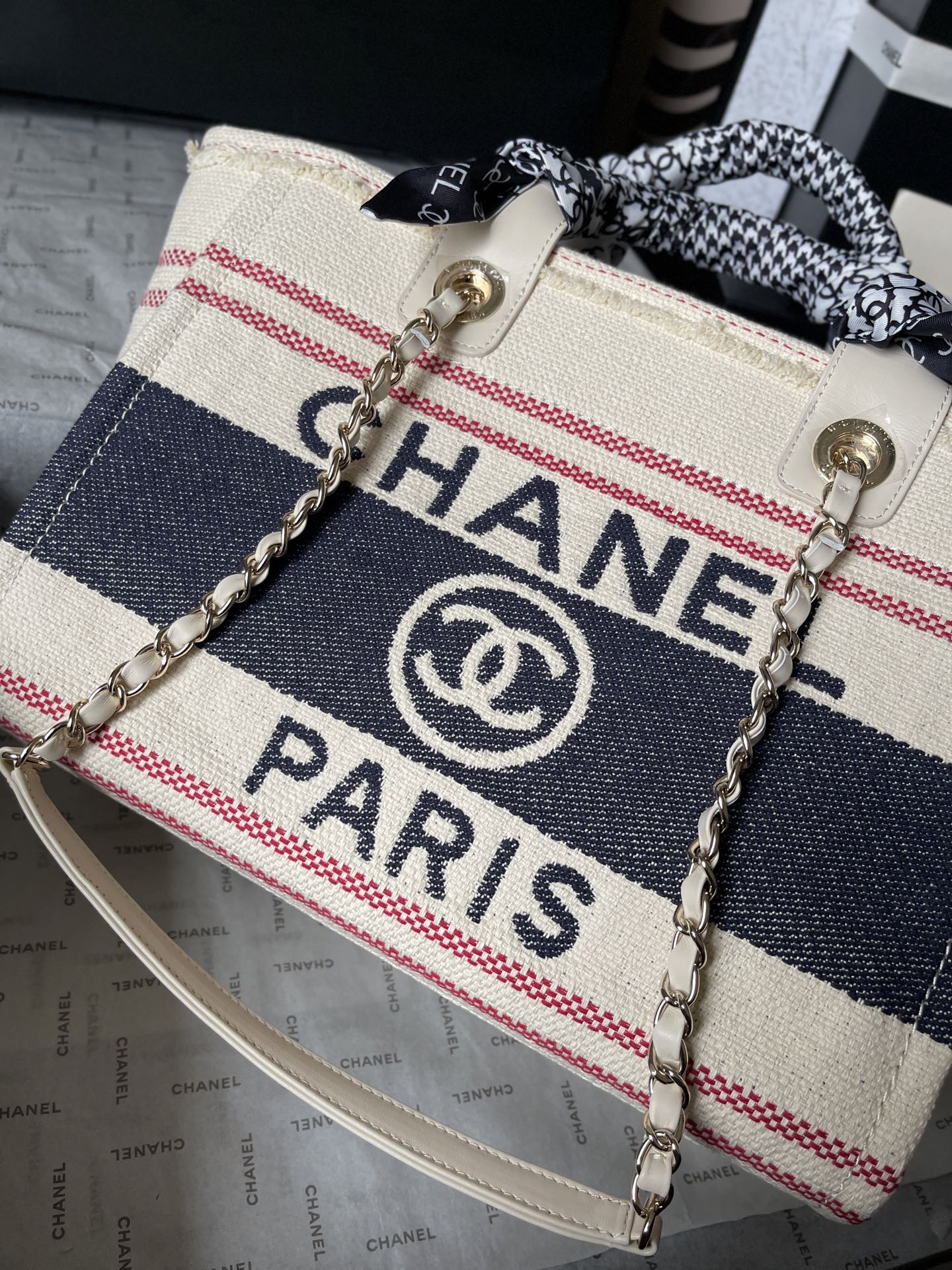 シャネルバッグ 店舗スーパーコピー 優雅レディ 大容量 トート 刺繍 ホワイト_4