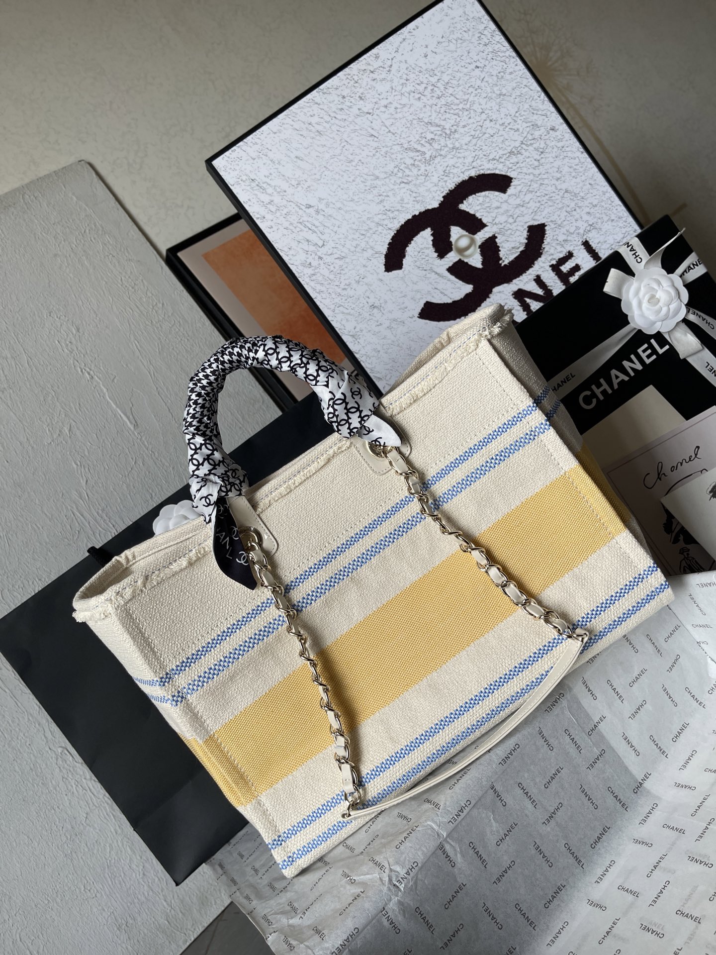 シャネルバッグ 手入れ偽物 ママバッグ 優雅レディ 大容量 トート ロゴ刺繍 AS66941 イエロー_2
