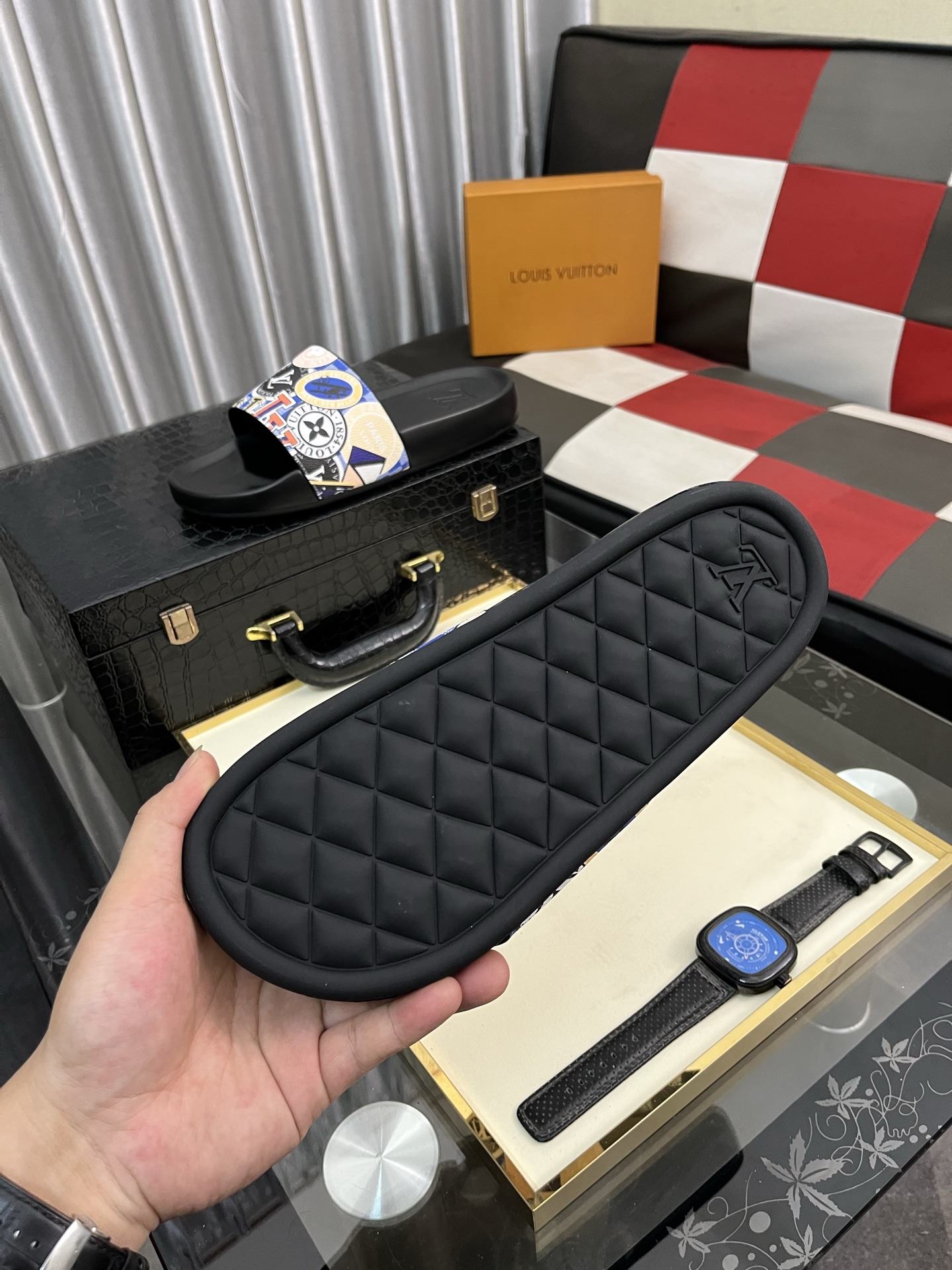 ルイヴィトントングサンダルスーパーコピー 夏品 スリッパ  カジュアル ゆったり ブルー_9