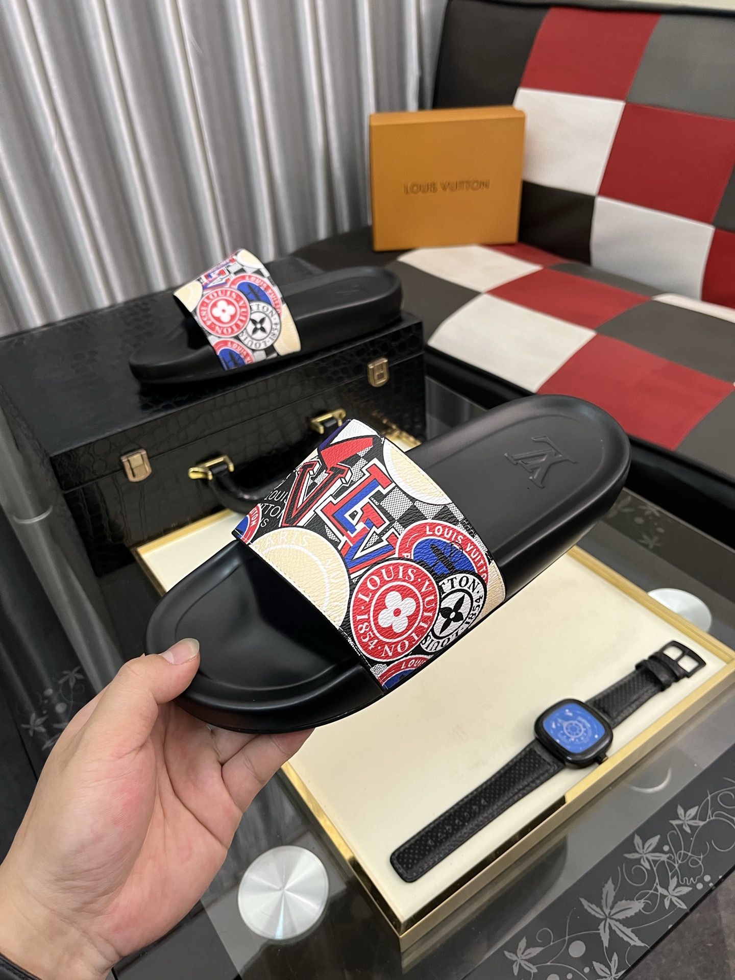 LV 限定の人気 ビーチサンダル ルイヴィトン偽物 夏品 スリッパ  カジュアル ゆったり レッド_5