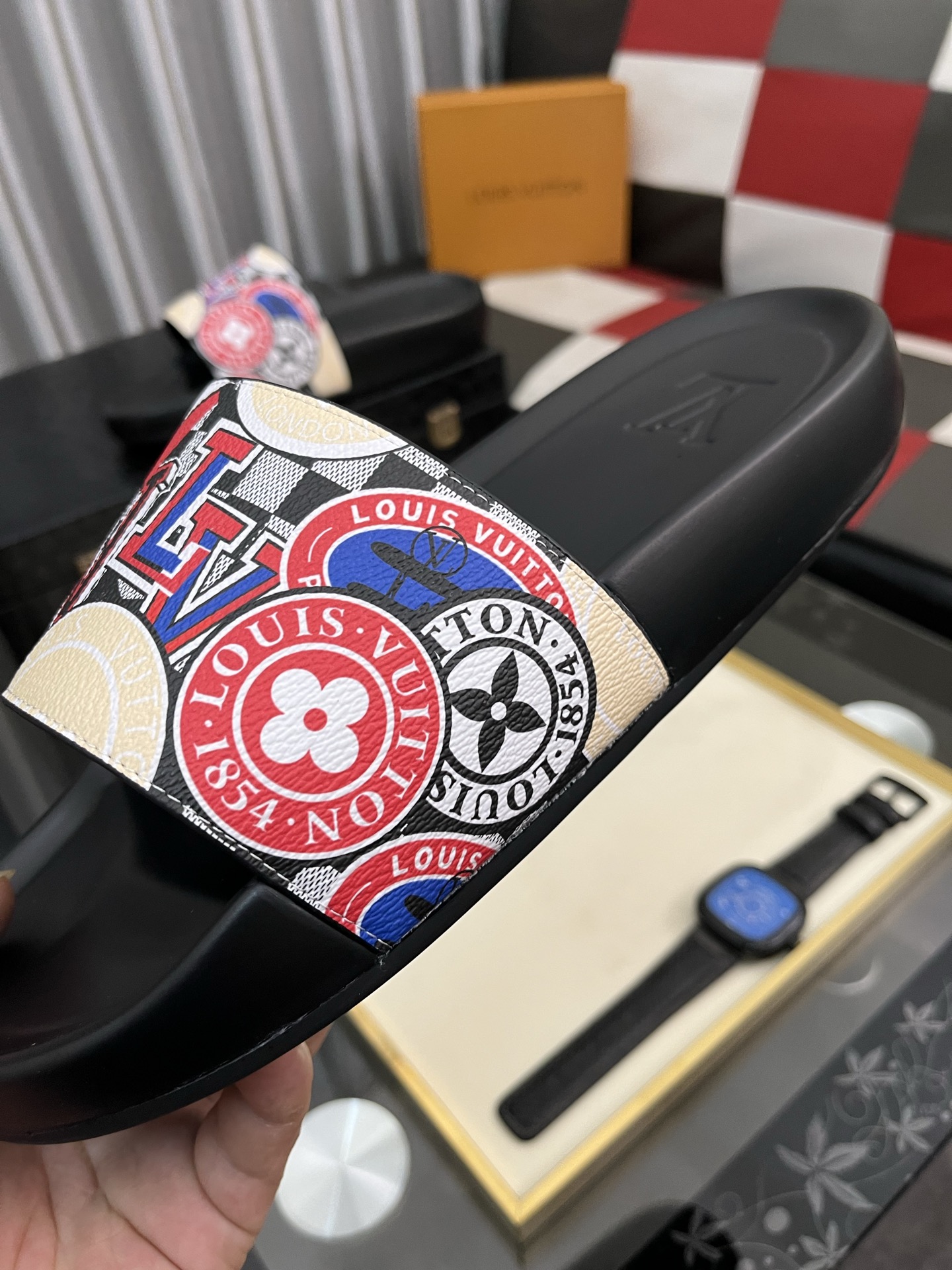 LV 限定の人気 ビーチサンダル ルイヴィトン偽物 夏品 スリッパ  カジュアル ゆったり レッド_7