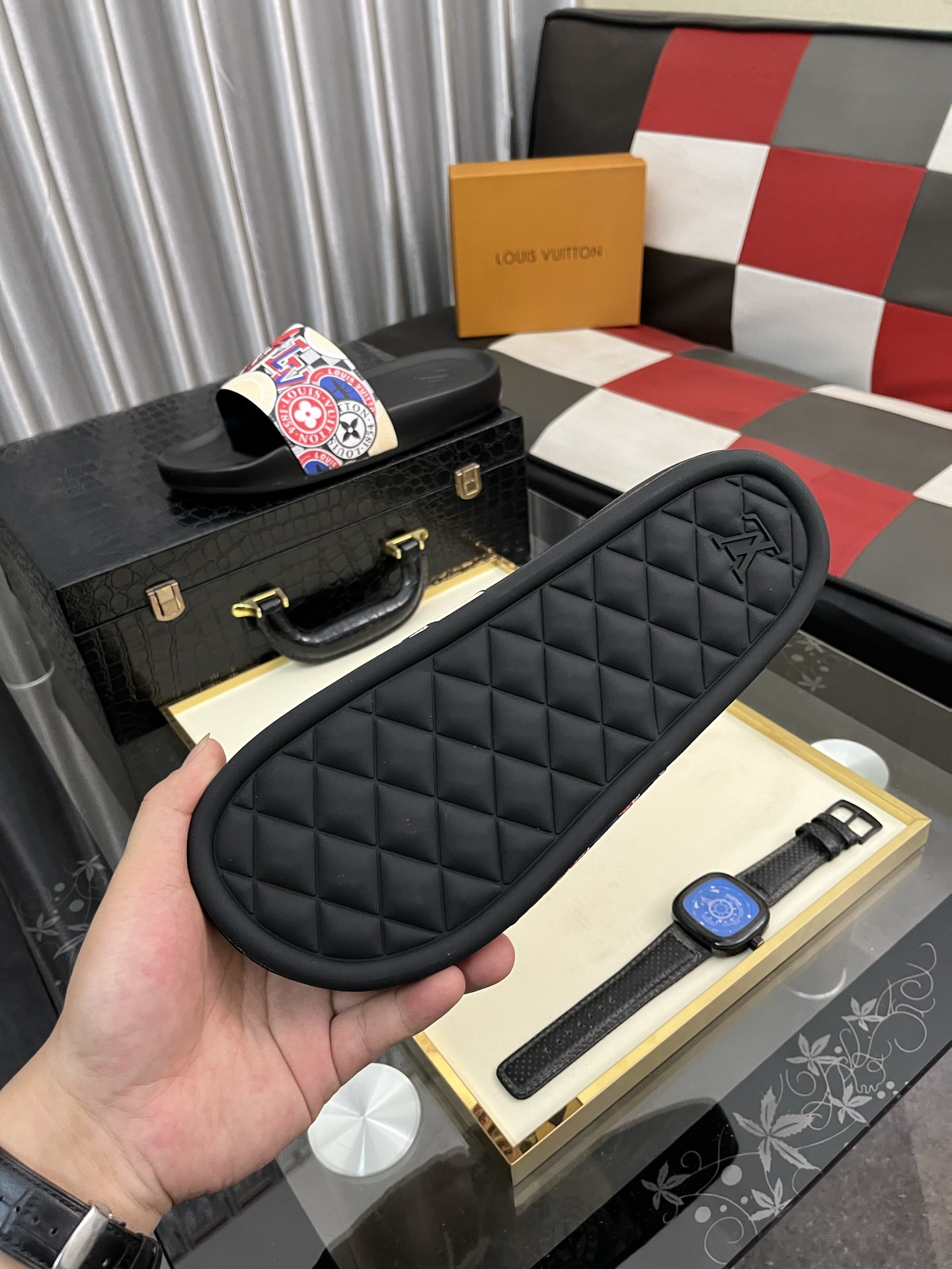 LV 限定の人気 ビーチサンダル ルイヴィトン偽物 夏品 スリッパ  カジュアル ゆったり レッド_9