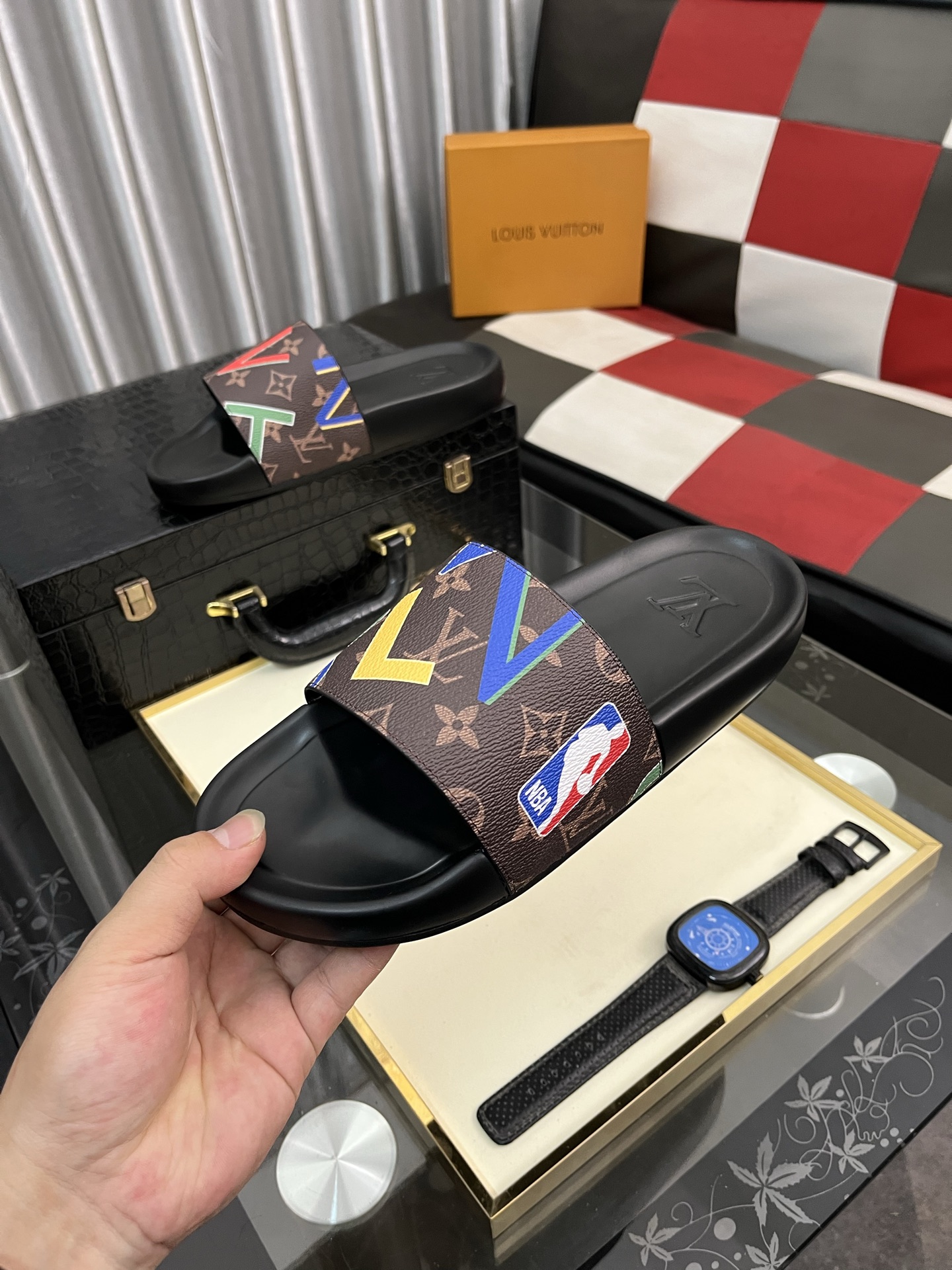 LV 限定の人気 ルイヴィトン サンダル モノグラムコピー 夏品 スリッパ  カジュアル ゆったり ブラック_5