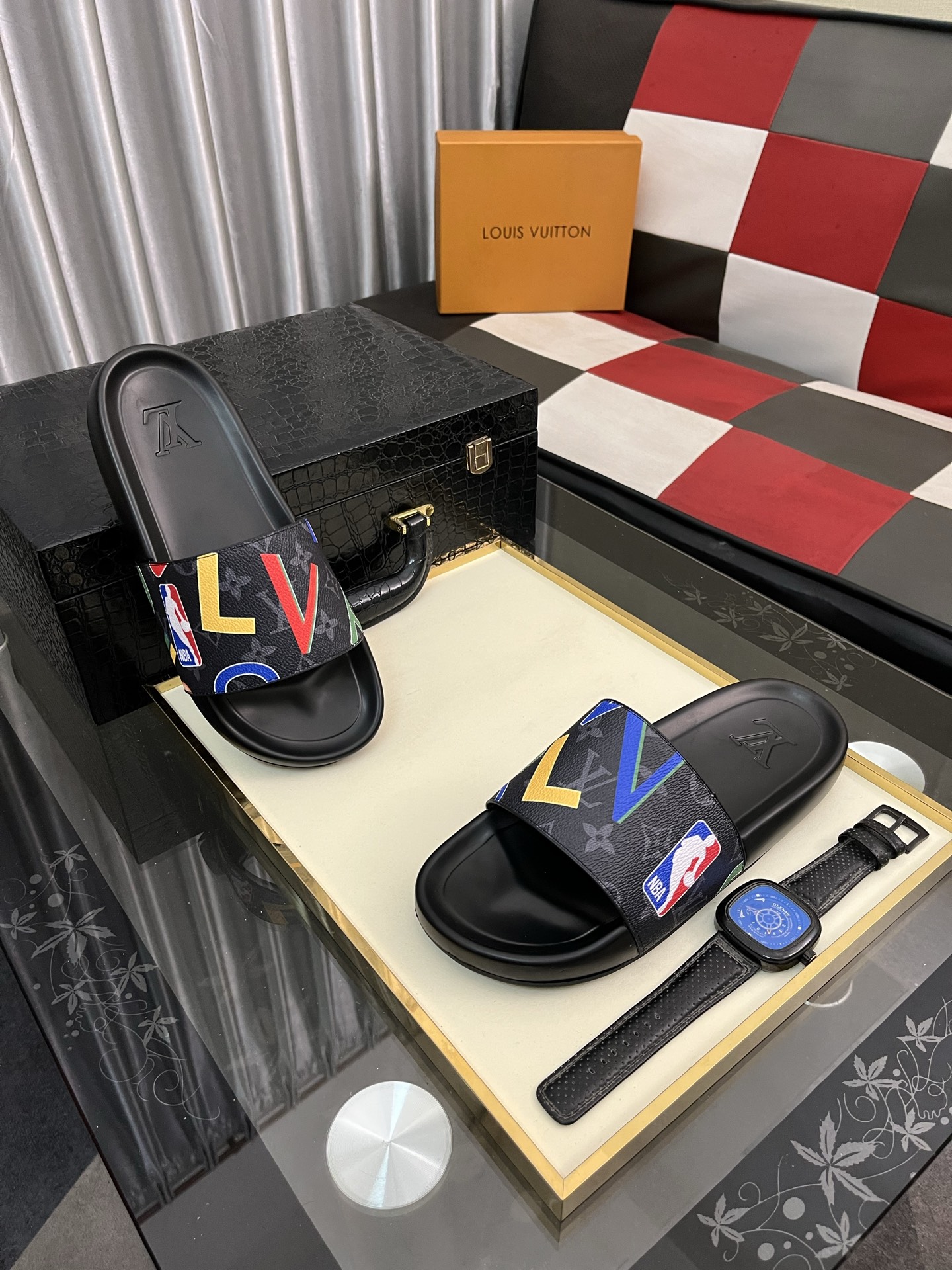 LV ルイヴィトン サンダル 黒スーパーコピー 夏品 スリッパ  カジュアル ゆったり ブラック_3