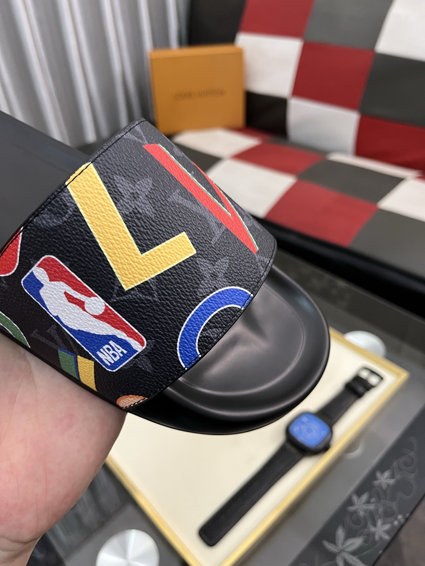LV ルイヴィトン サンダル 黒スーパーコピー 夏品 スリッパ  カジュアル ゆったり ブラック_5
