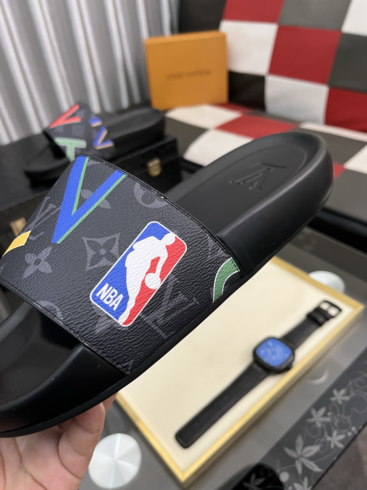 LV ルイヴィトン サンダル 黒スーパーコピー 夏品 スリッパ  カジュアル ゆったり ブラック_6