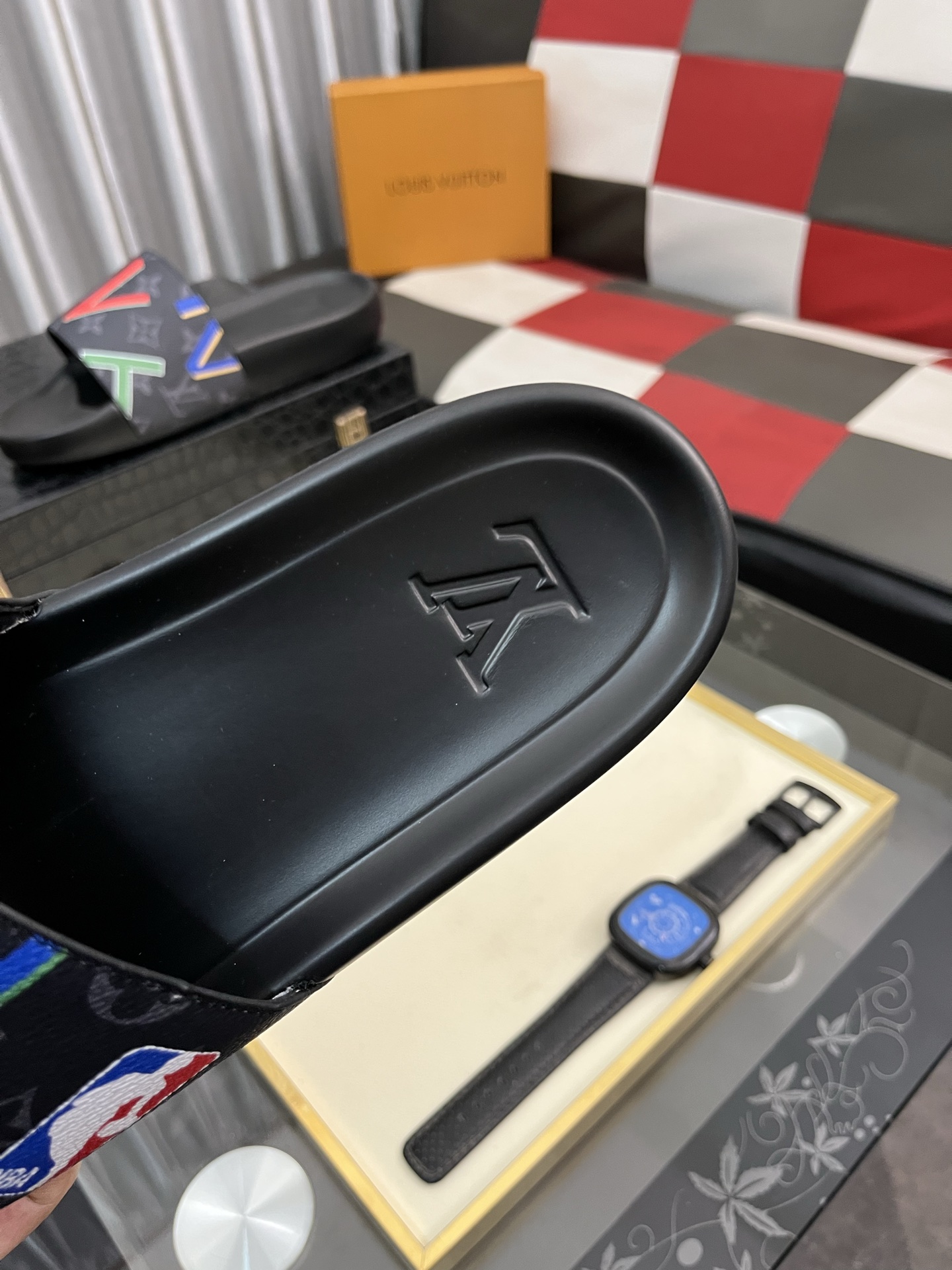 LV ルイヴィトン サンダル 黒スーパーコピー 夏品 スリッパ  カジュアル ゆったり ブラック_7