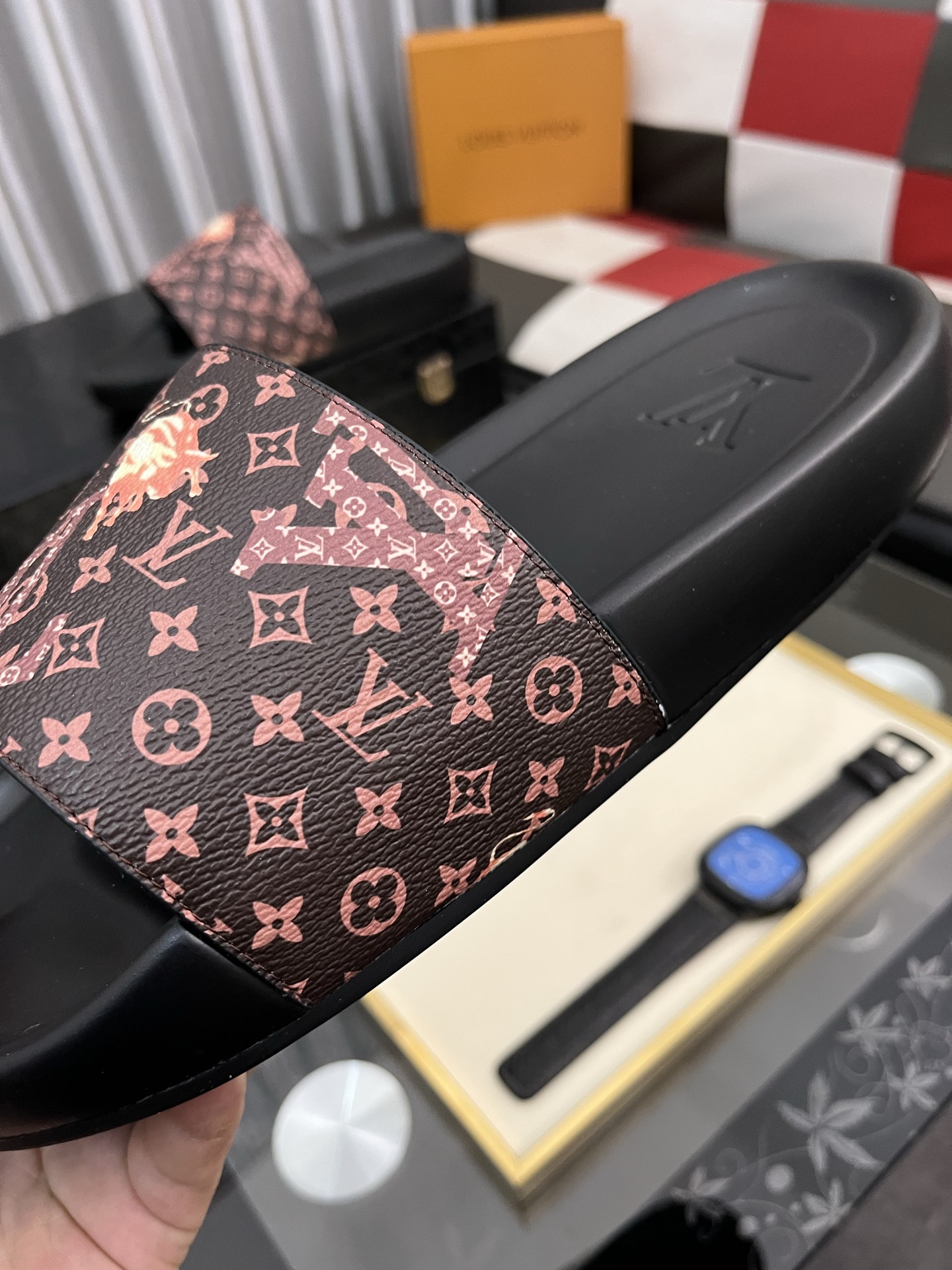 LV セール開催中 ヴィトン サンダル ウィメンズコピー スリッパ  カジュアル ゆったり ブラウン_5