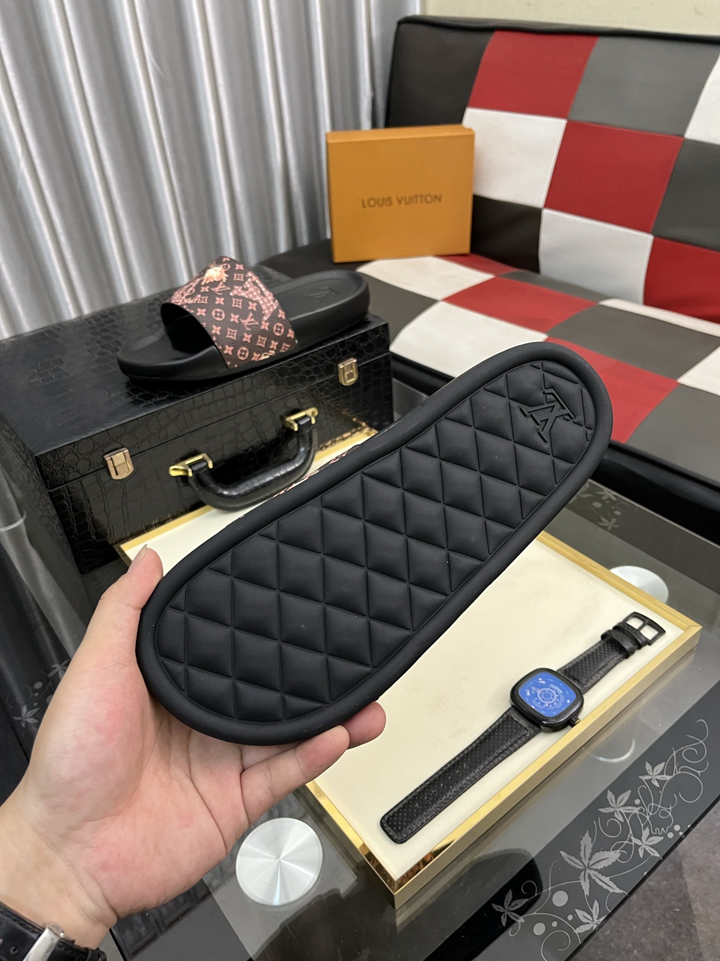 LV セール開催中 ヴィトン サンダル ウィメンズコピー スリッパ  カジュアル ゆったり ブラウン_6