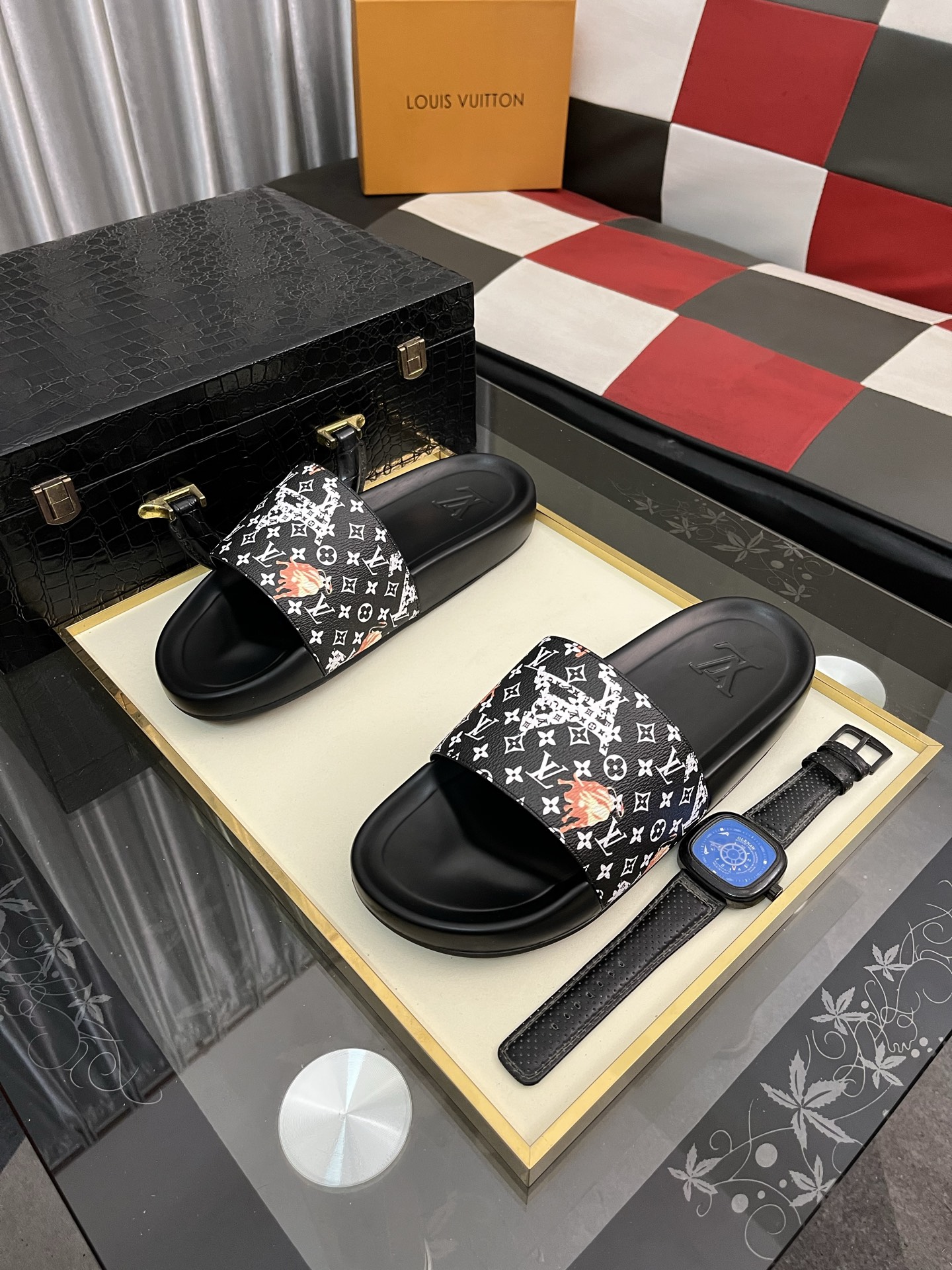 LV セール開催中 ルイヴィトン サンダル スーパーコピー スリッパ  カジュアル ゆったり ブラック_1