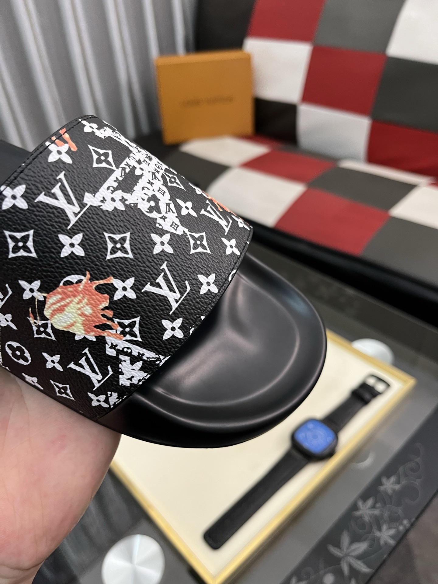 LV セール開催中 ルイヴィトン サンダル スーパーコピー スリッパ  カジュアル ゆったり ブラック_5