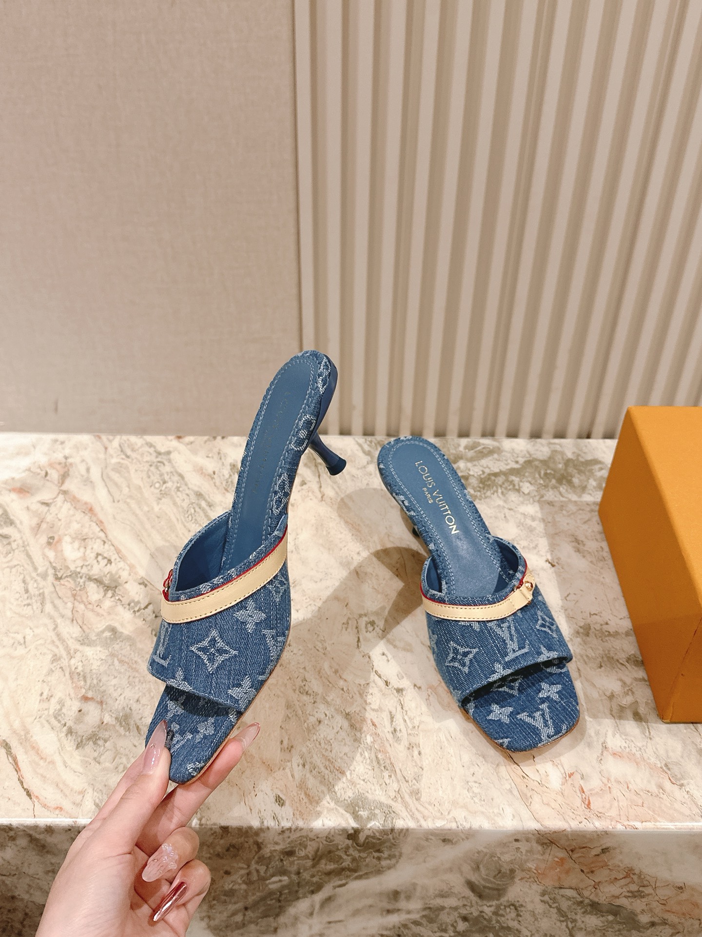 LV ルイヴィトン サンダル 新作Ｎ級品 スリッパ  優雅レディ 4.5cmヒール ブルー_2