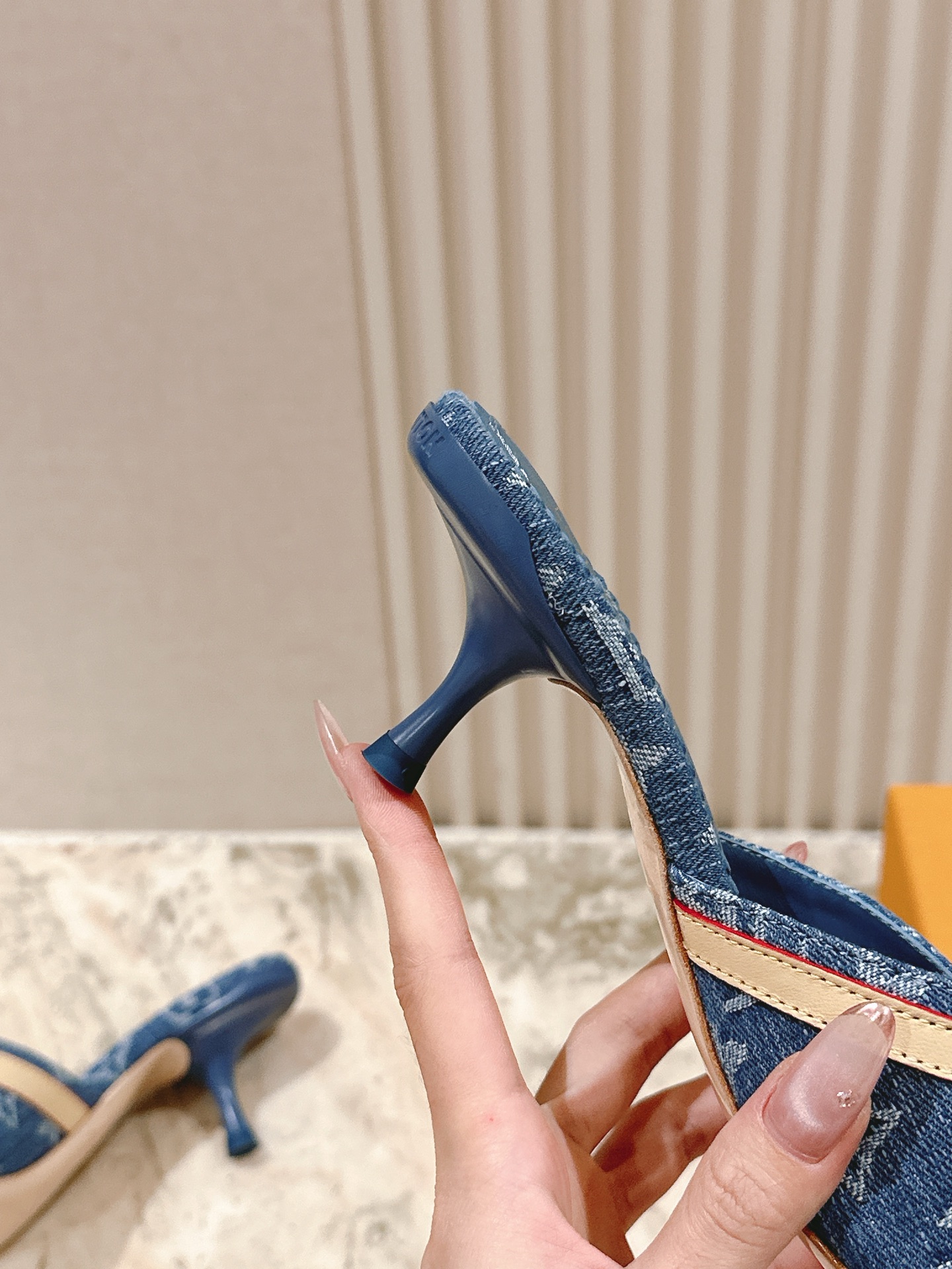 LV ルイヴィトン サンダル 新作Ｎ級品 スリッパ  優雅レディ 4.5cmヒール ブルー_5