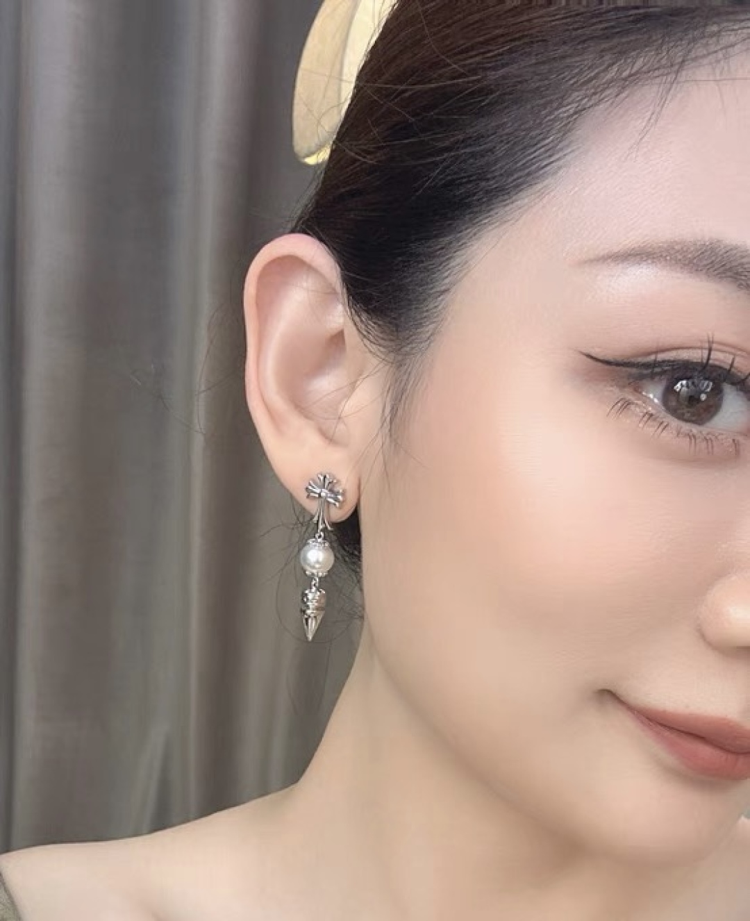 2025年の定番人気 クロムハーツイヤリングコピー 真珠飾り 優雅レディ シンプル シルバー_1