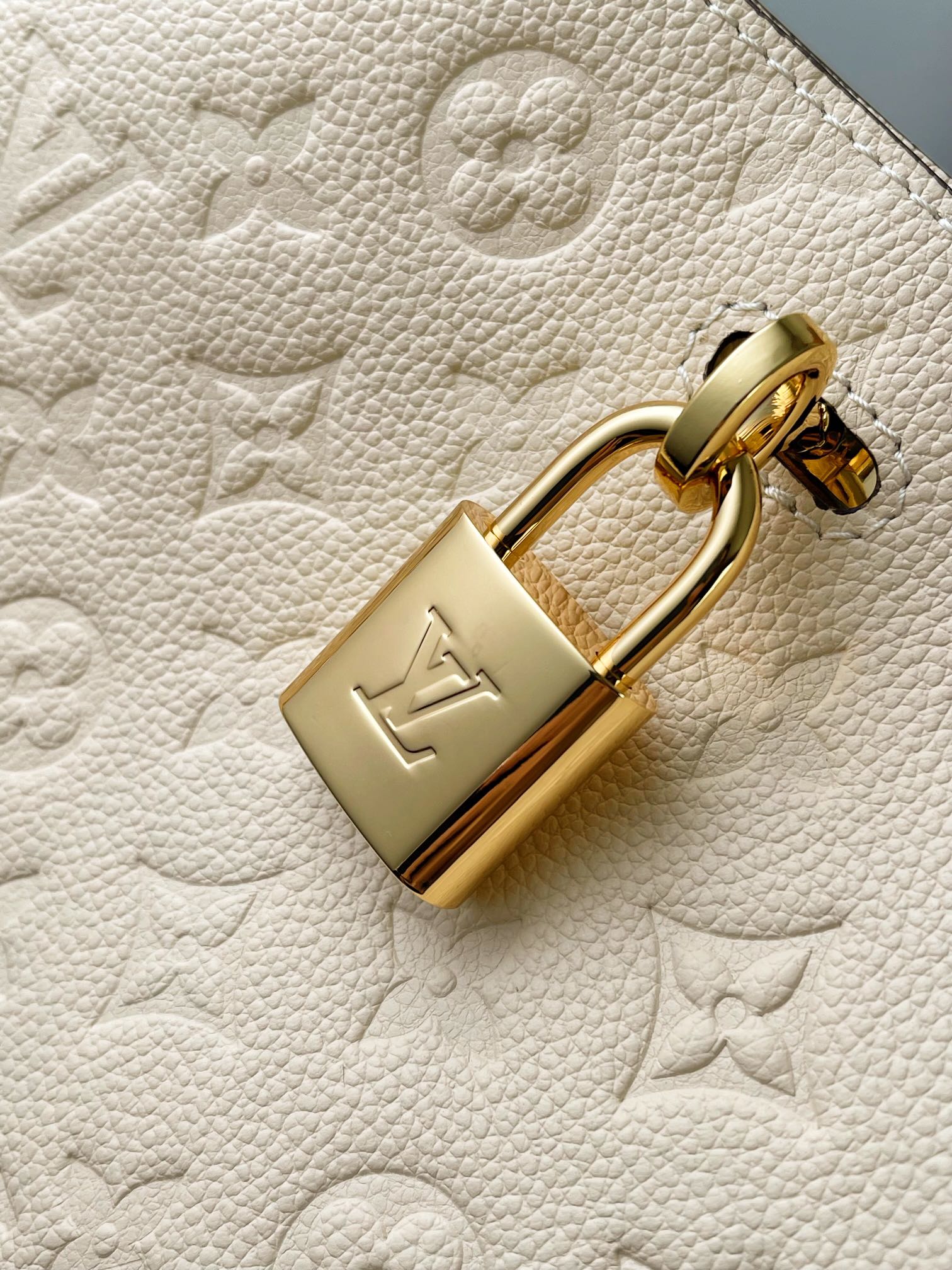 LV ヴィトン バッグ 色落ちスーパーコピー 牛革 斜め掛けバッグ レザー 柔軟 M14659 ホワイト_5