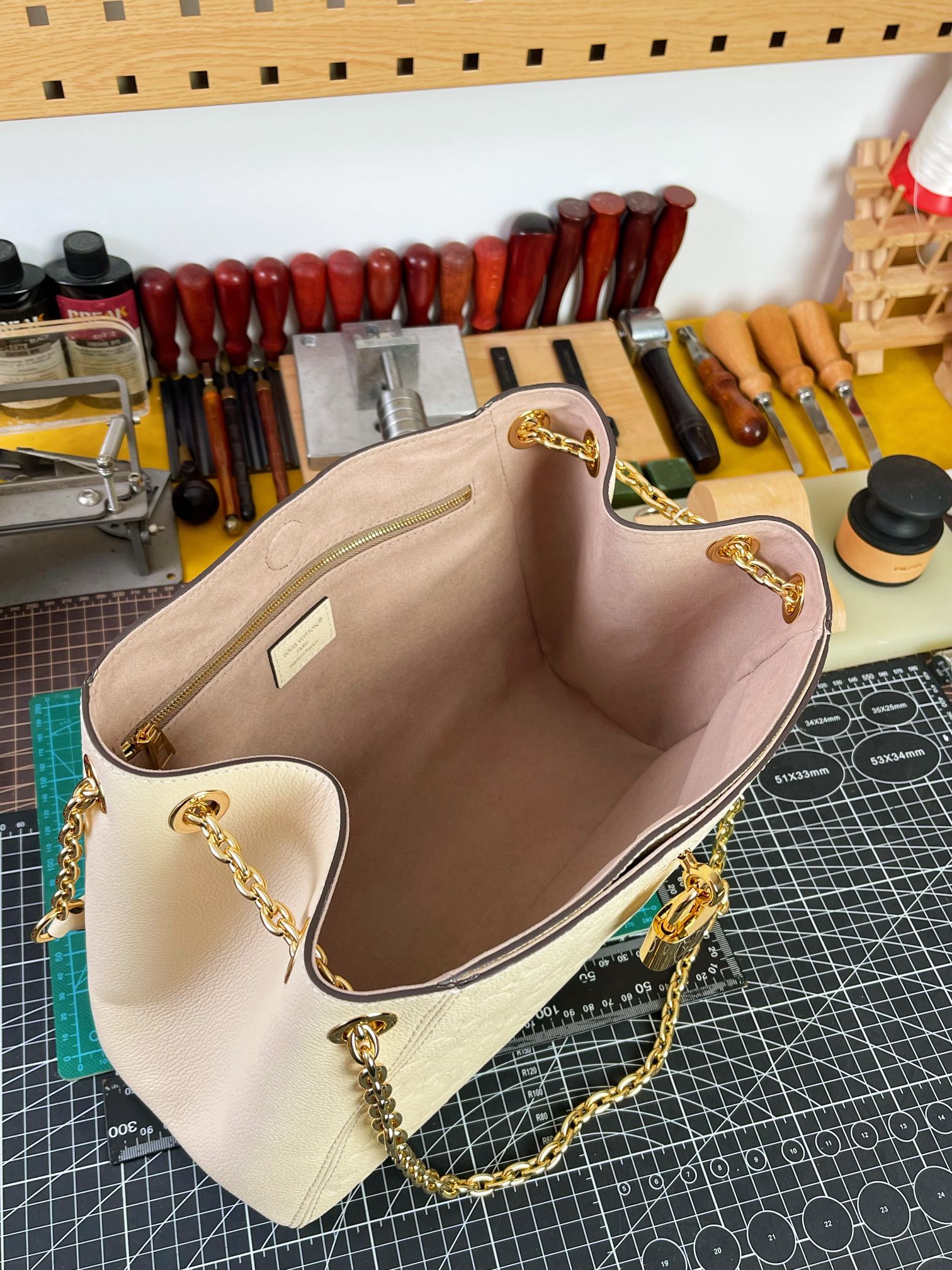 LV ヴィトン バッグ 色落ちスーパーコピー 牛革 斜め掛けバッグ レザー 柔軟 M14659 ホワイト_7