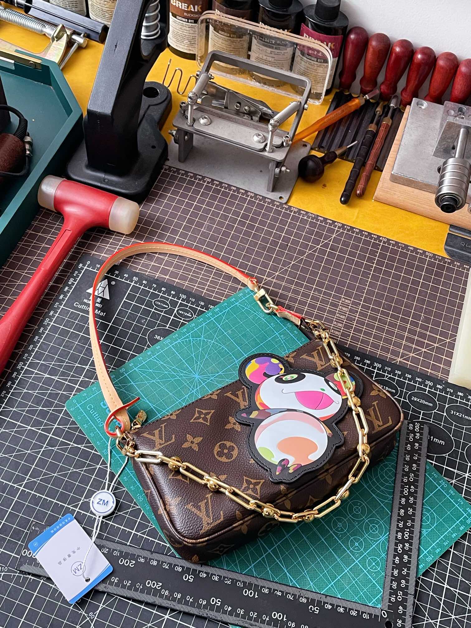LV ヴィトン バッグ イメージ偽物 牛革 斜め掛けバッグ レザー 人気 M13440 ブラウン_1