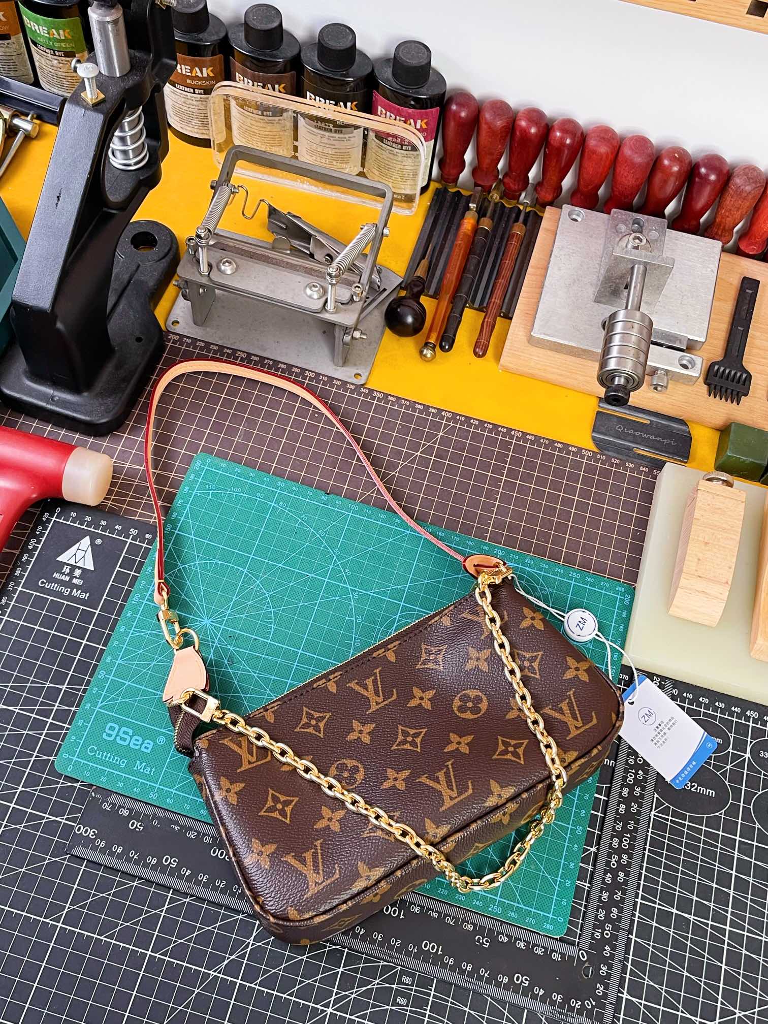 LV ヴィトンバックインバックコピー 牛革 斜め掛けバッグ レザー 人気 M82766 ブラウン_2