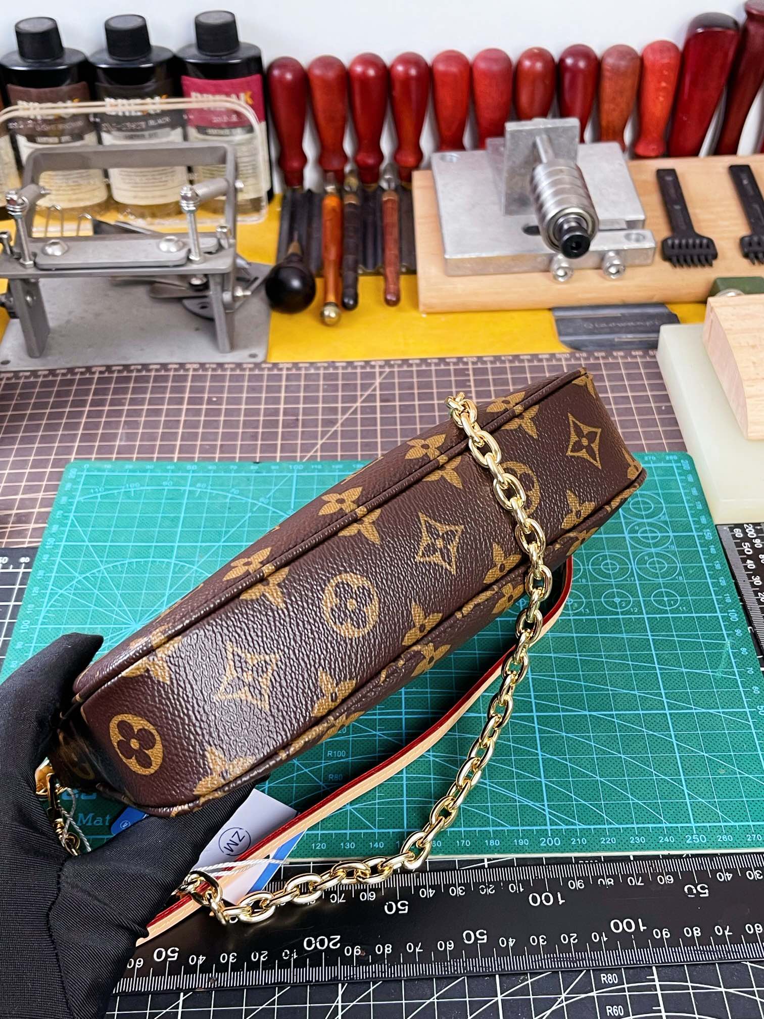 LV ヴィトンバックインバックコピー 牛革 斜め掛けバッグ レザー 人気 M82766 ブラウン_5