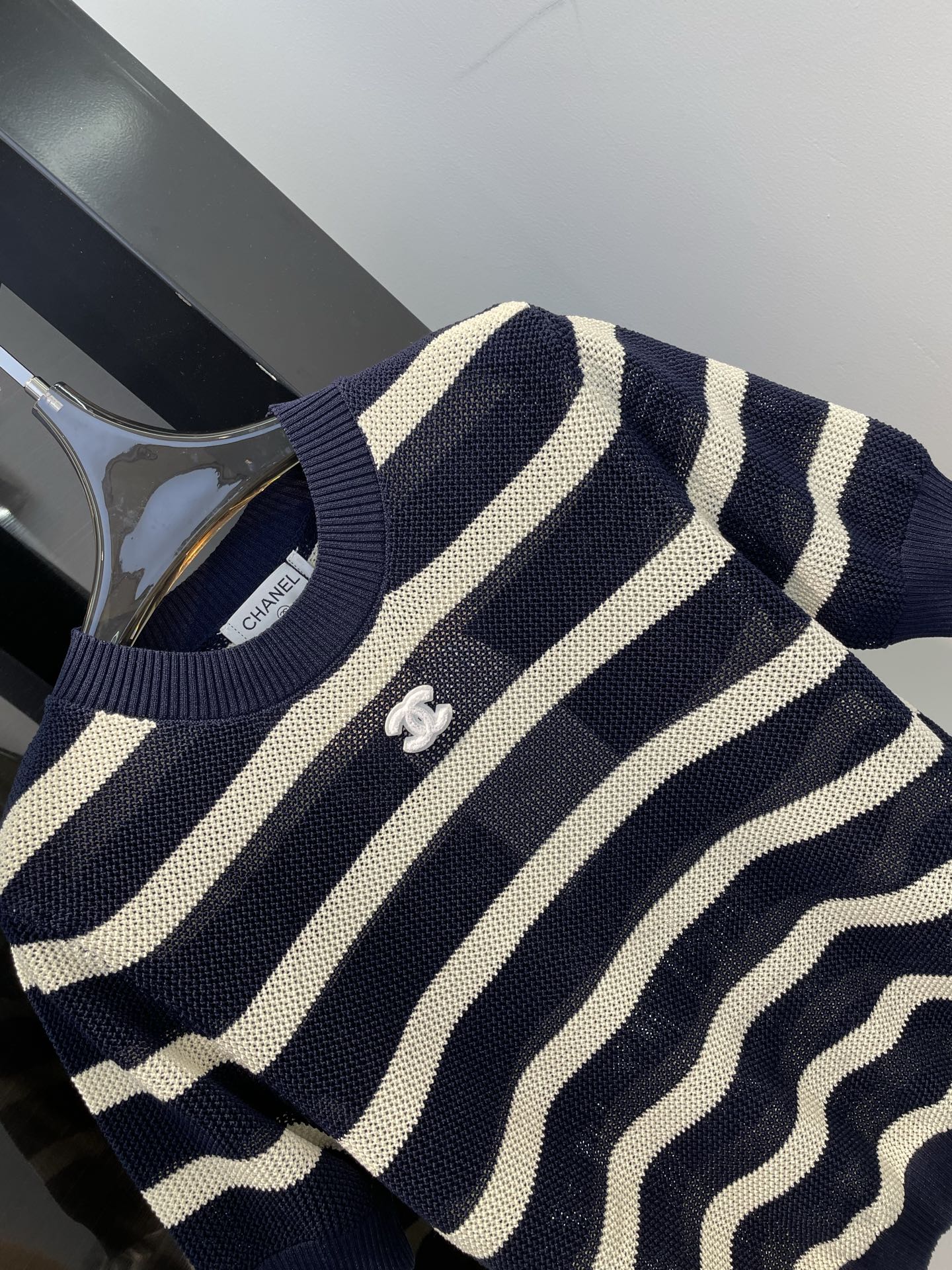 chanel の t シャツ偽物 シンプル 柔軟 トップス 短袖 100％綿 横縞 ブラック_6