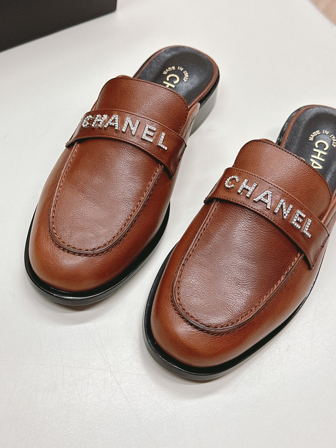 シャネルシューズ値段偽物  モカシン 優雅レディ スリッパ  本革 レザー ブラウン_7
