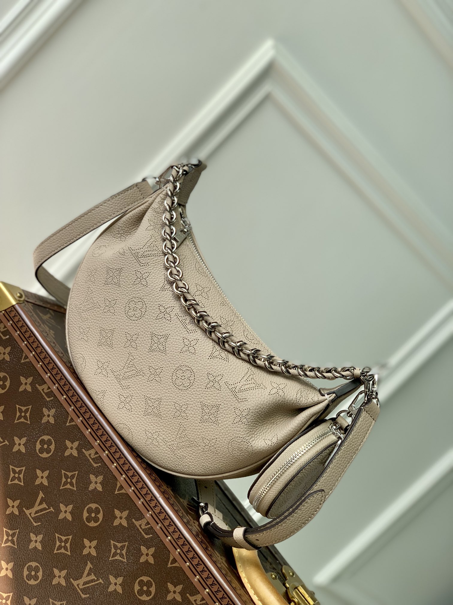 LV ヴィトン バッグ イメージコピー ハンドバッグ 優雅 斜め掛けバッグ 柔軟 M22820 グレー_5