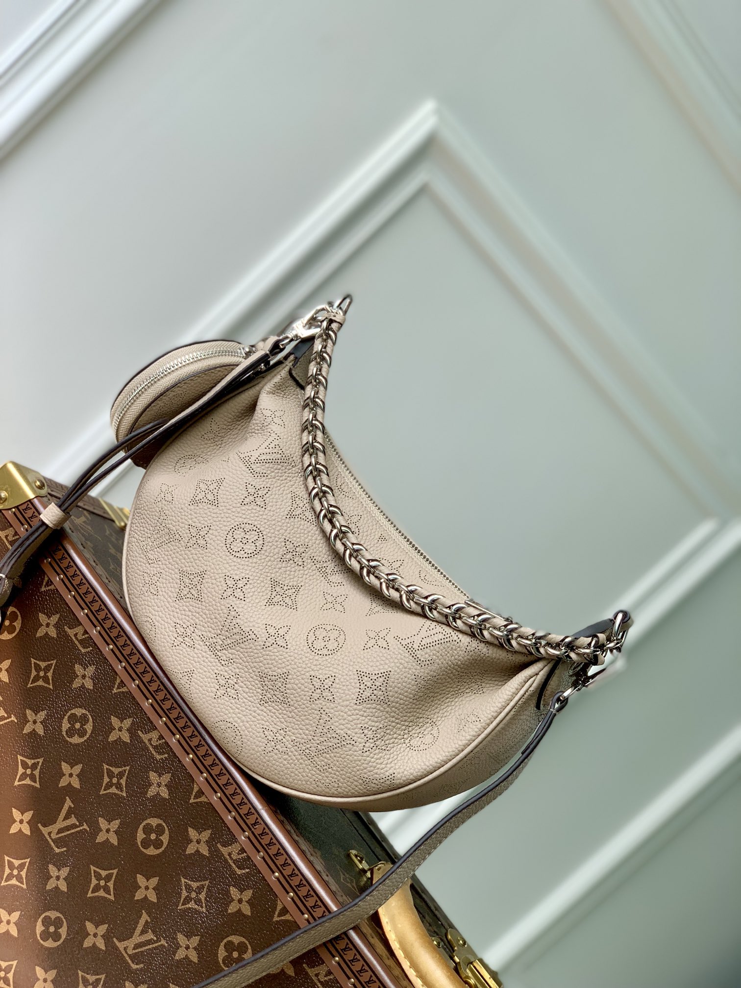 LV ヴィトン バッグ イメージコピー ハンドバッグ 優雅 斜め掛けバッグ 柔軟 M22820 グレー_9