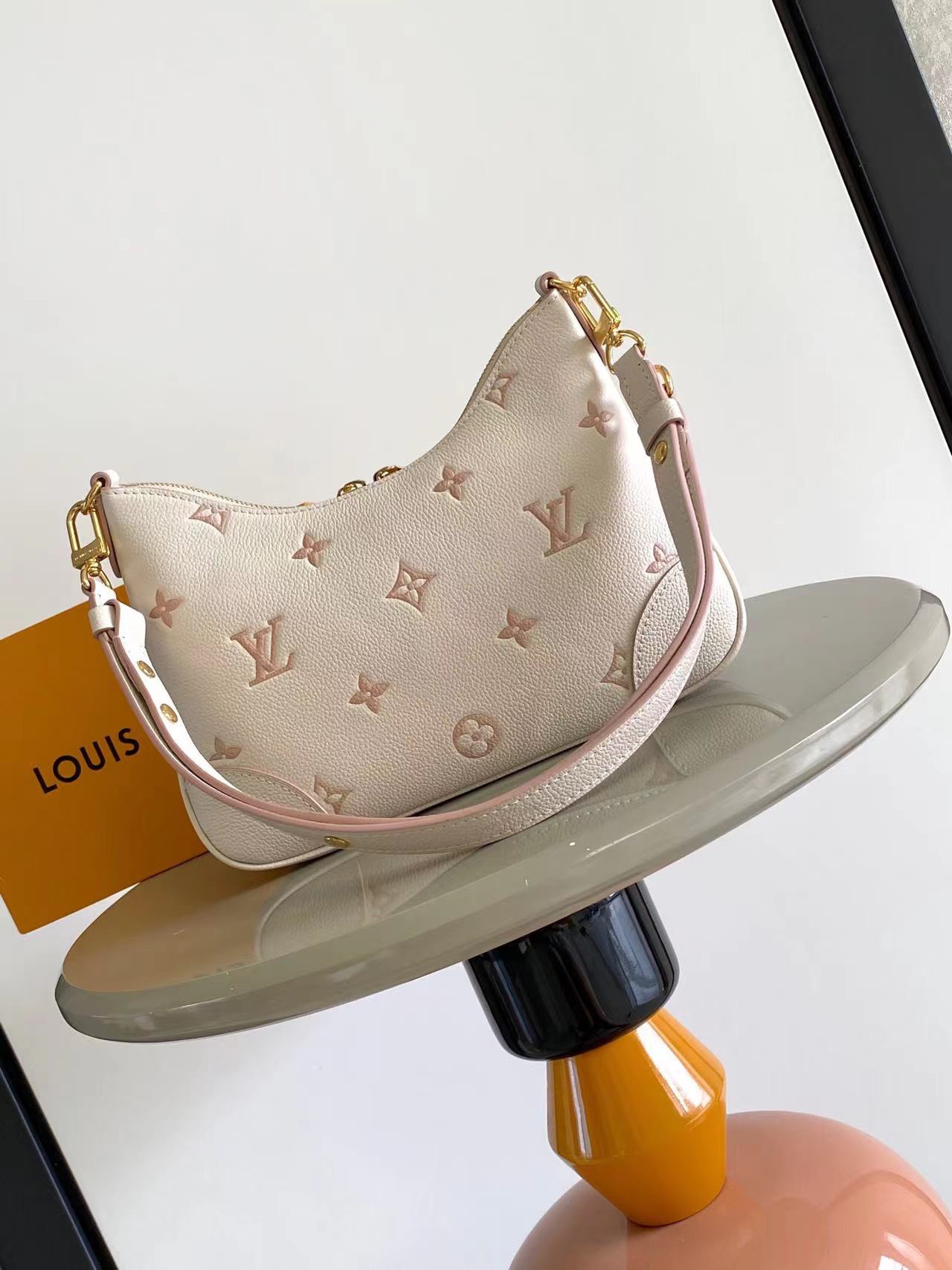 人気流行品 LV ヴィトン バッグカプシーヌコピー 柔軟 斜め掛けバッグ 通勤 ビジネス M14634 ホワイト_2