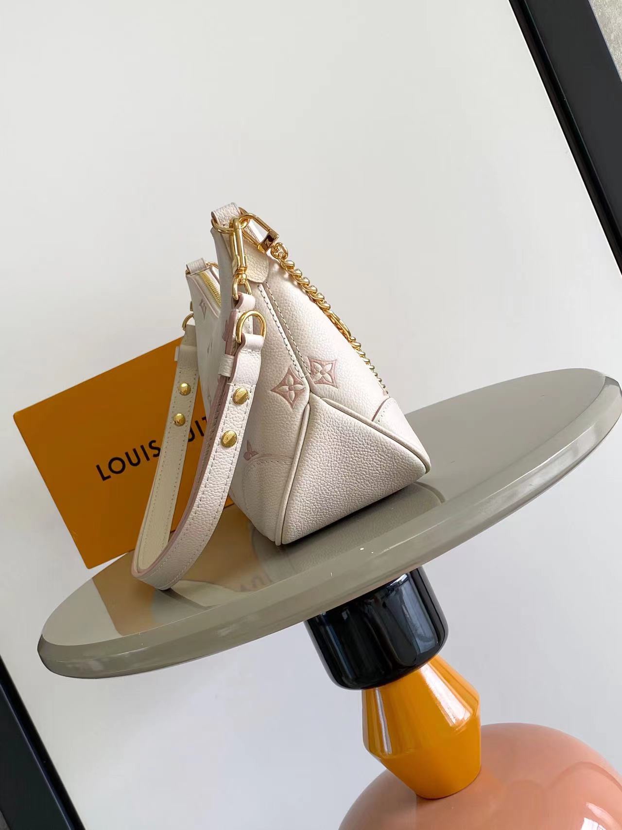 人気流行品 LV ヴィトン バッグカプシーヌコピー 柔軟 斜め掛けバッグ 通勤 ビジネス M14634 ホワイト_3