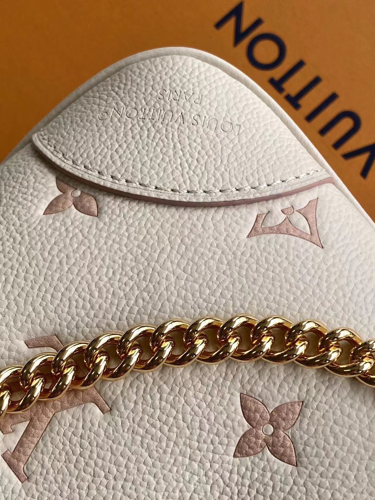 人気流行品 LV ヴィトン バッグカプシーヌコピー 柔軟 斜め掛けバッグ 通勤 ビジネス M14634 ホワイト_4