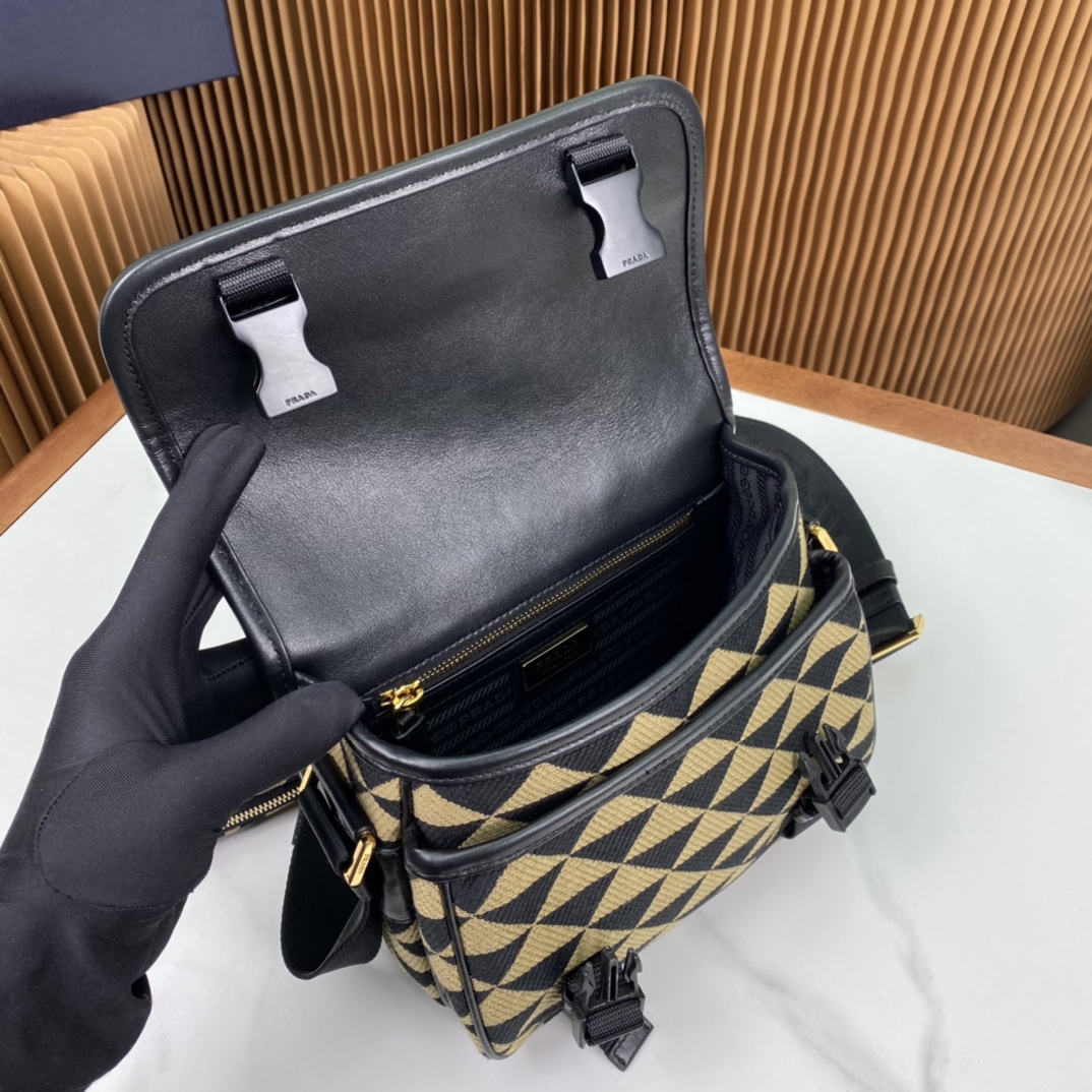 プラダバック 黒コピー 2VD034 本革 レザー 斜め掛けバッグ 三角形プリント イエロー_7