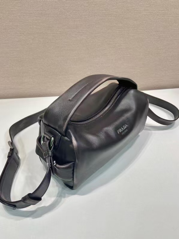 人気商品 プラダ バッグ 正規品コピー 本革 レザー 斜め掛けバッグ シンプル 2VH188 ブラウン_2