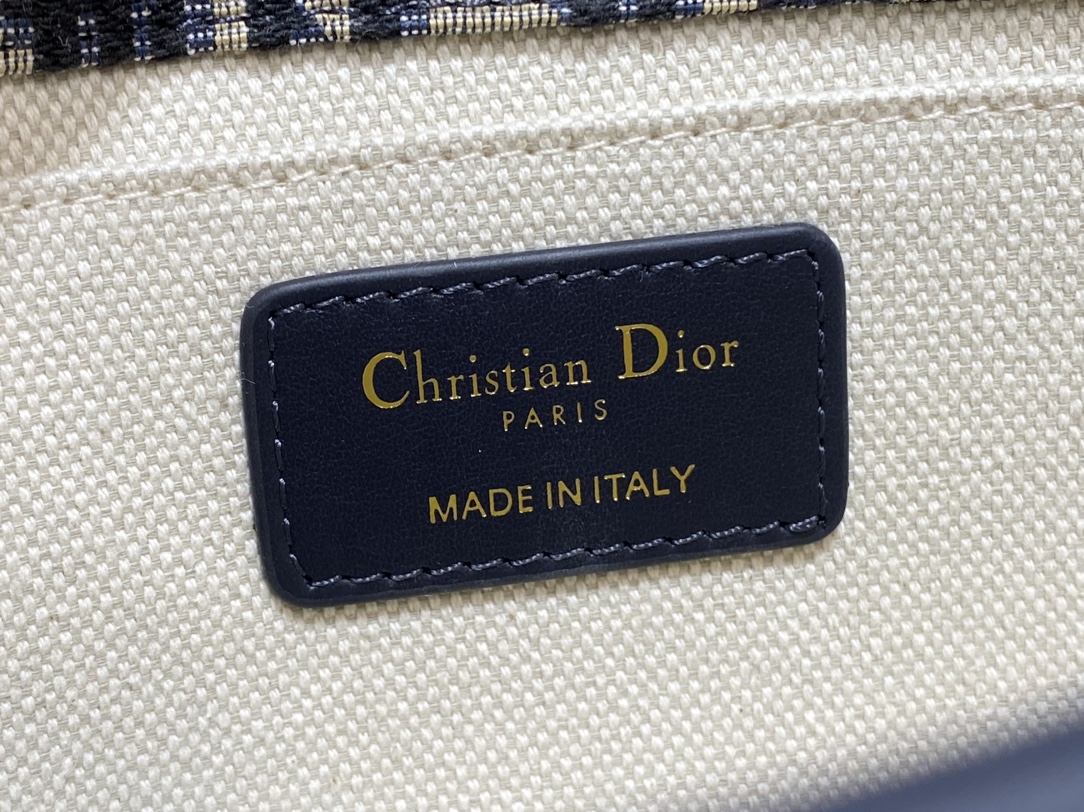 dior バッグスーパーコピー 本革 レザー 斜め掛けバッグ 花柄 シンプル ブラック_8